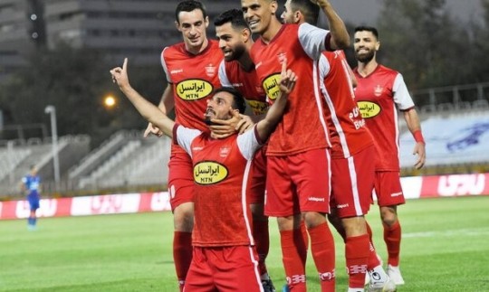 نمایش بازی هوادارپسند پرسپولیس مقابل هوادار