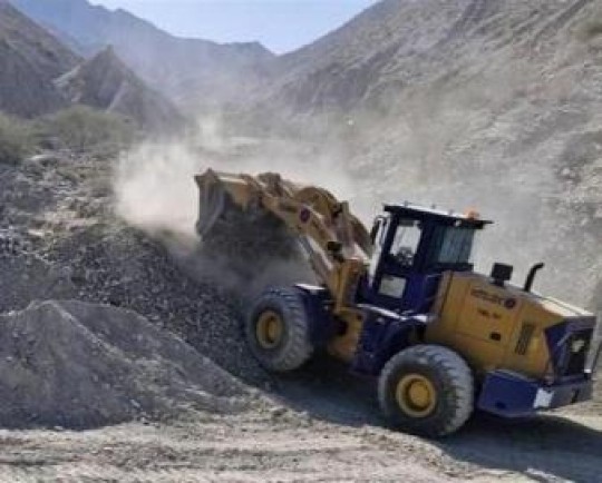 مسدودسازی جاده قاچاقچیان سوخت هرمزگان به منظور مقابله با قاچاق