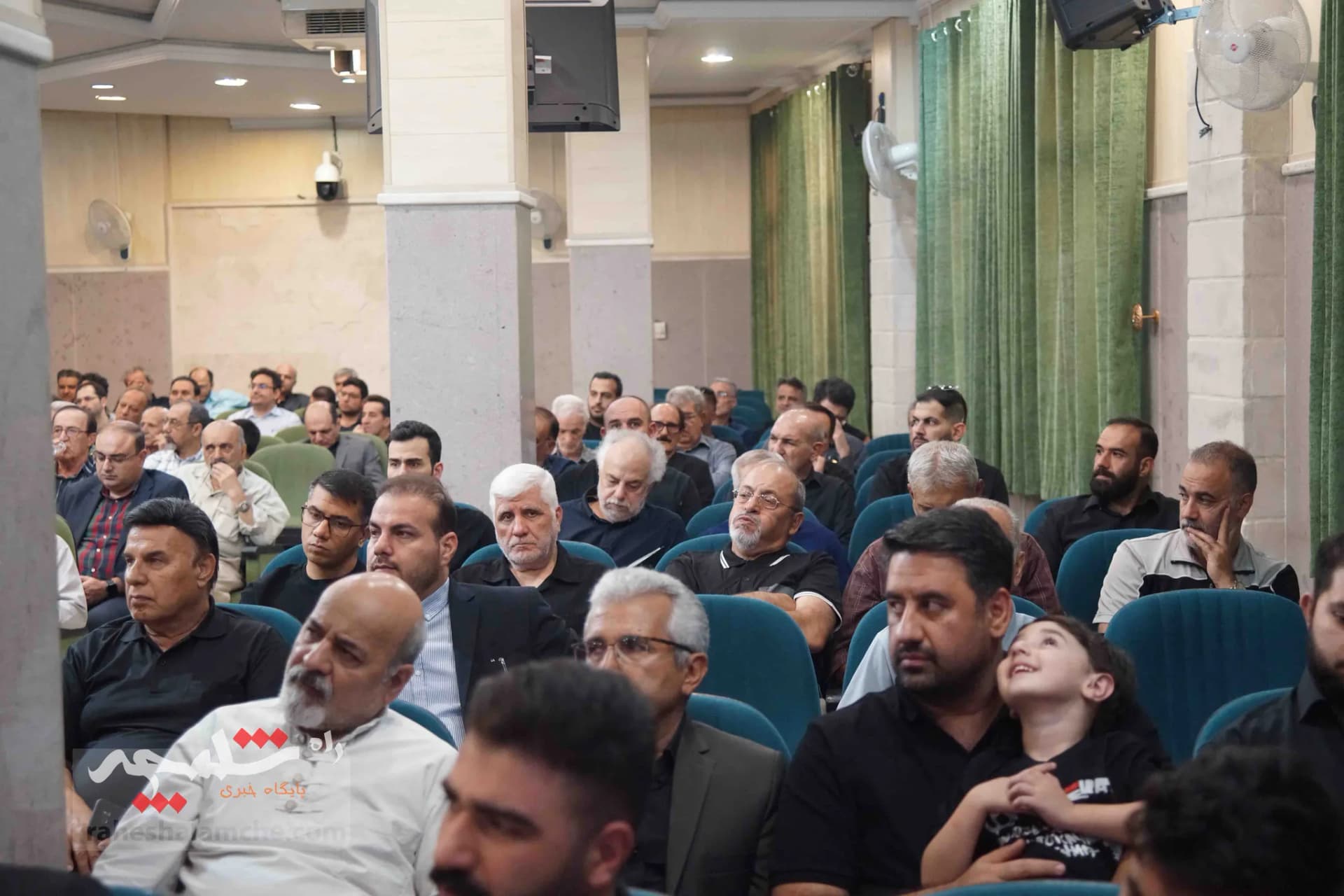 چه کسانی در مراسم ختم «سارا طاووسی» حضور داشتند؟ +تصاویر — تصویر 69