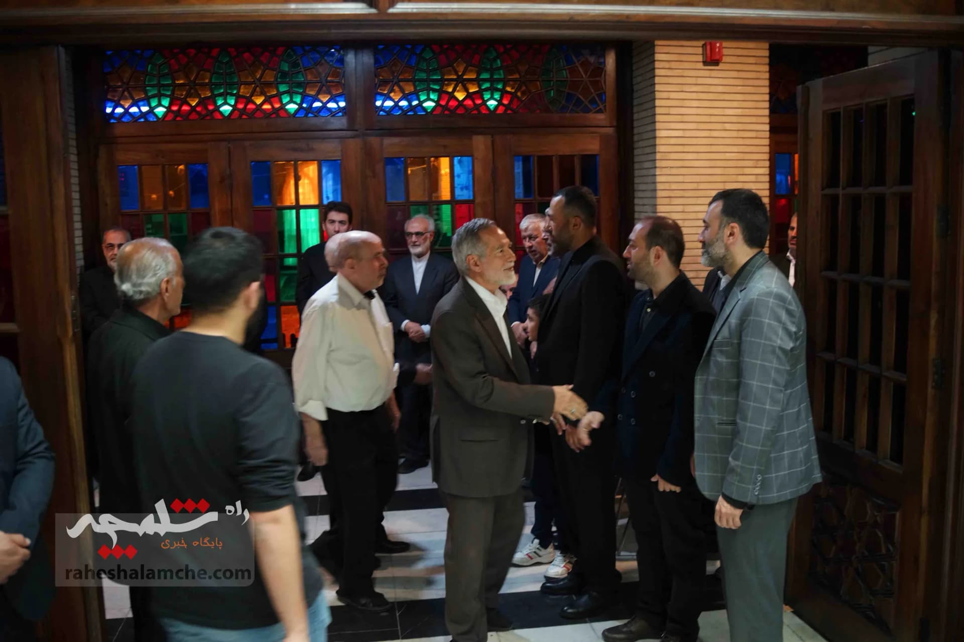 چرا احمدی‌نژاد در مراسم ختم مرحوم پرویز داودی حضور نداشت؟ +تصاویر — تصویر 23