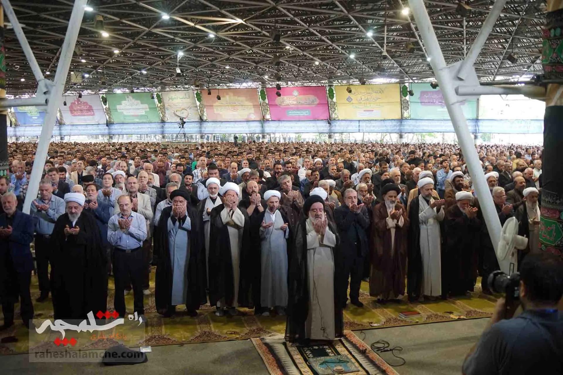 نماز جمعه این هفته تهران برگزار شد +تصاویر — تصویر 57