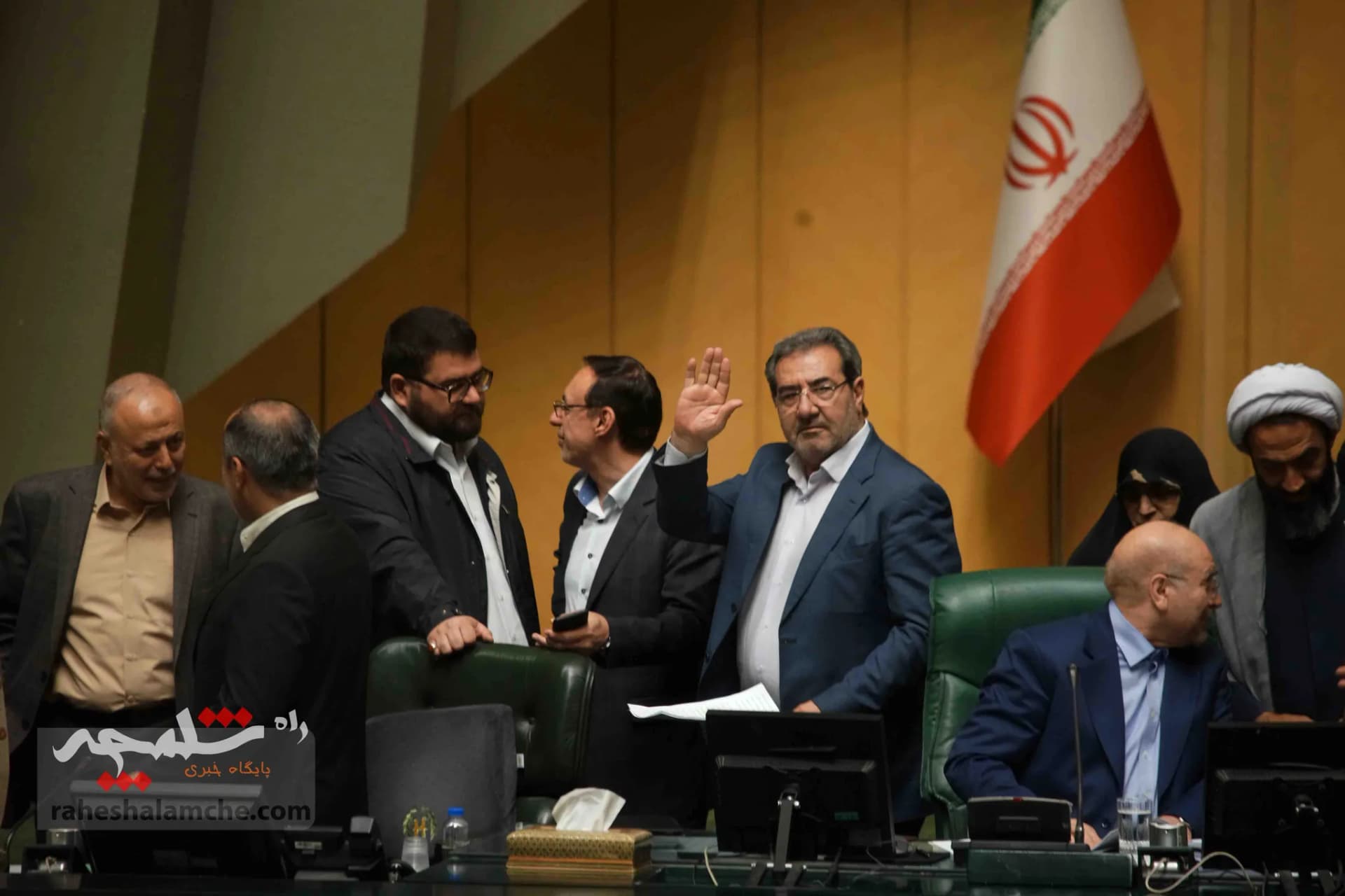 صحن علنی امروز مجلس پس از پاسخ موشکی ایران به اسرائیل +تصاویر — تصویر 15