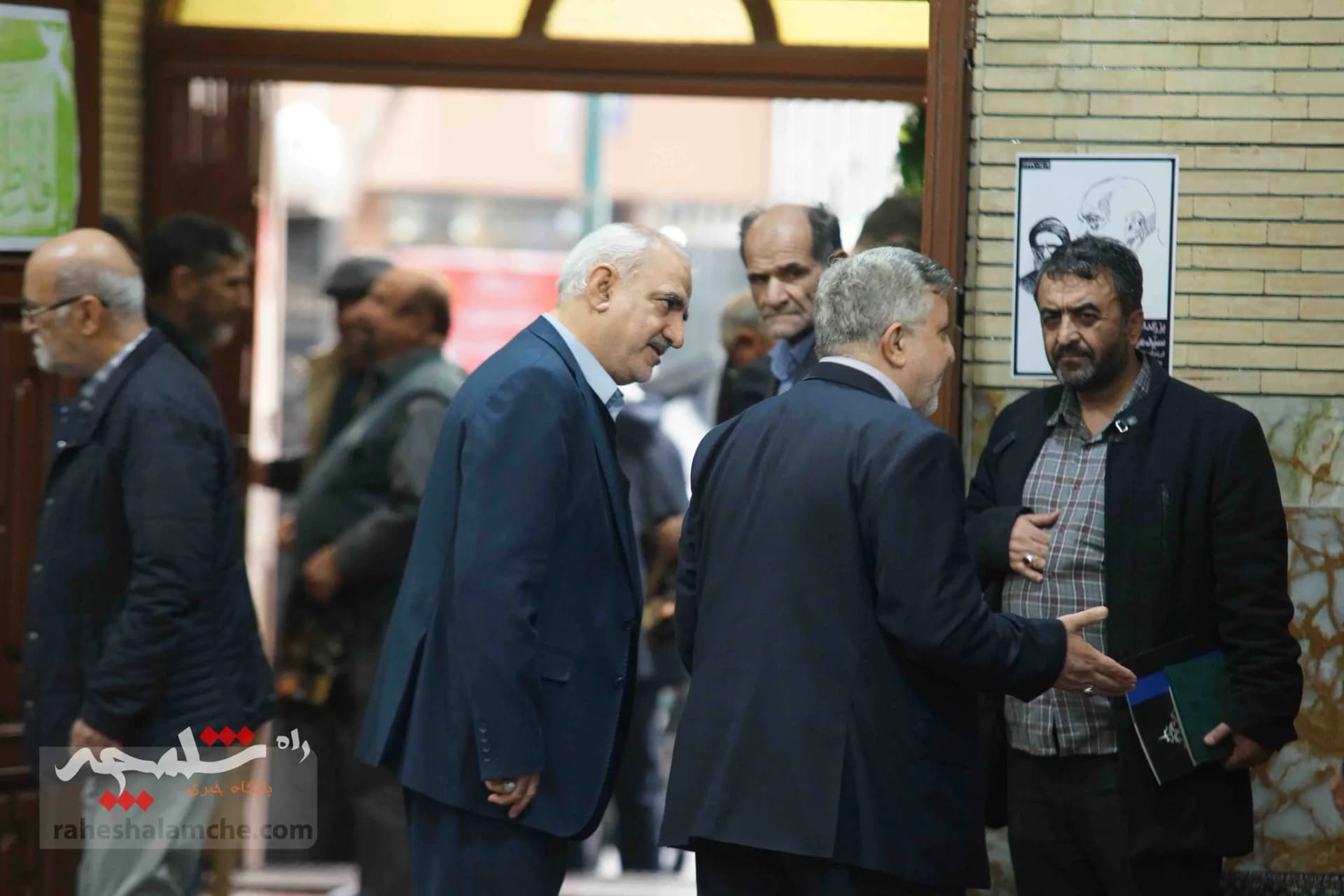 چه کسانی در مراسم ختم مرحوم سیدمهدی طالقانی حضور داشتند؟ +تصاویر — تصویر 43