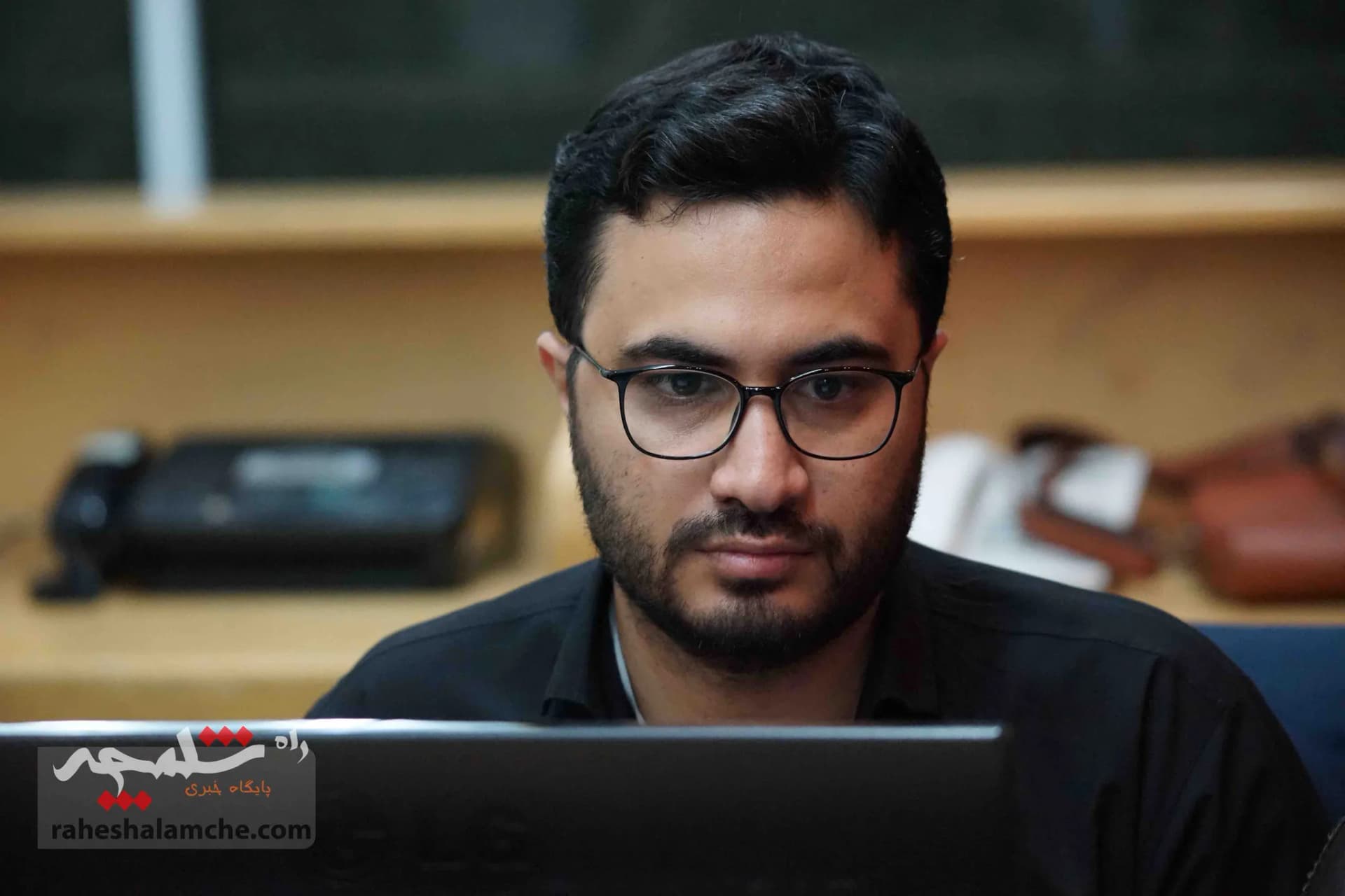 حاشیه متفاوت امروز مجلس شورای اسلامی با خبرنگاران +تصاویر — تصویر 70