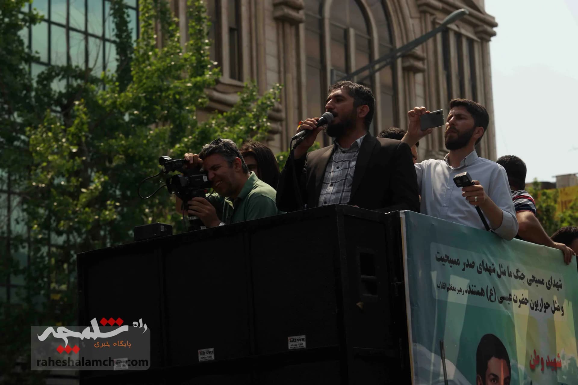 تهرانیها برای تشییع پیکر یک شهید آشوری سنگ تمام گذاشتند +تصاویر — تصویر 21