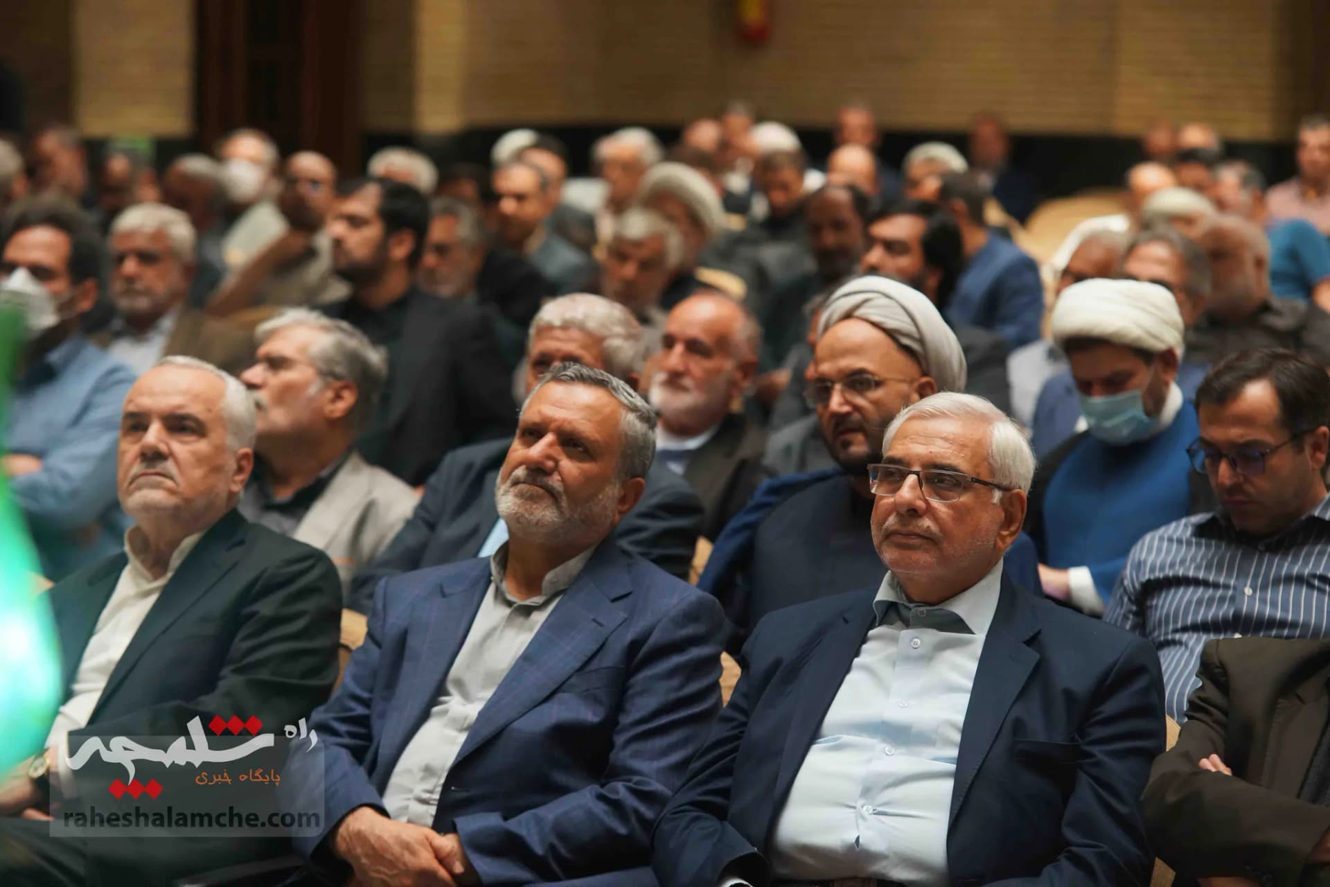همه شخصیتهایی که در مراسم ختم مادر زریبافان شرکت کرده بودند +تصاویر — تصویر 64