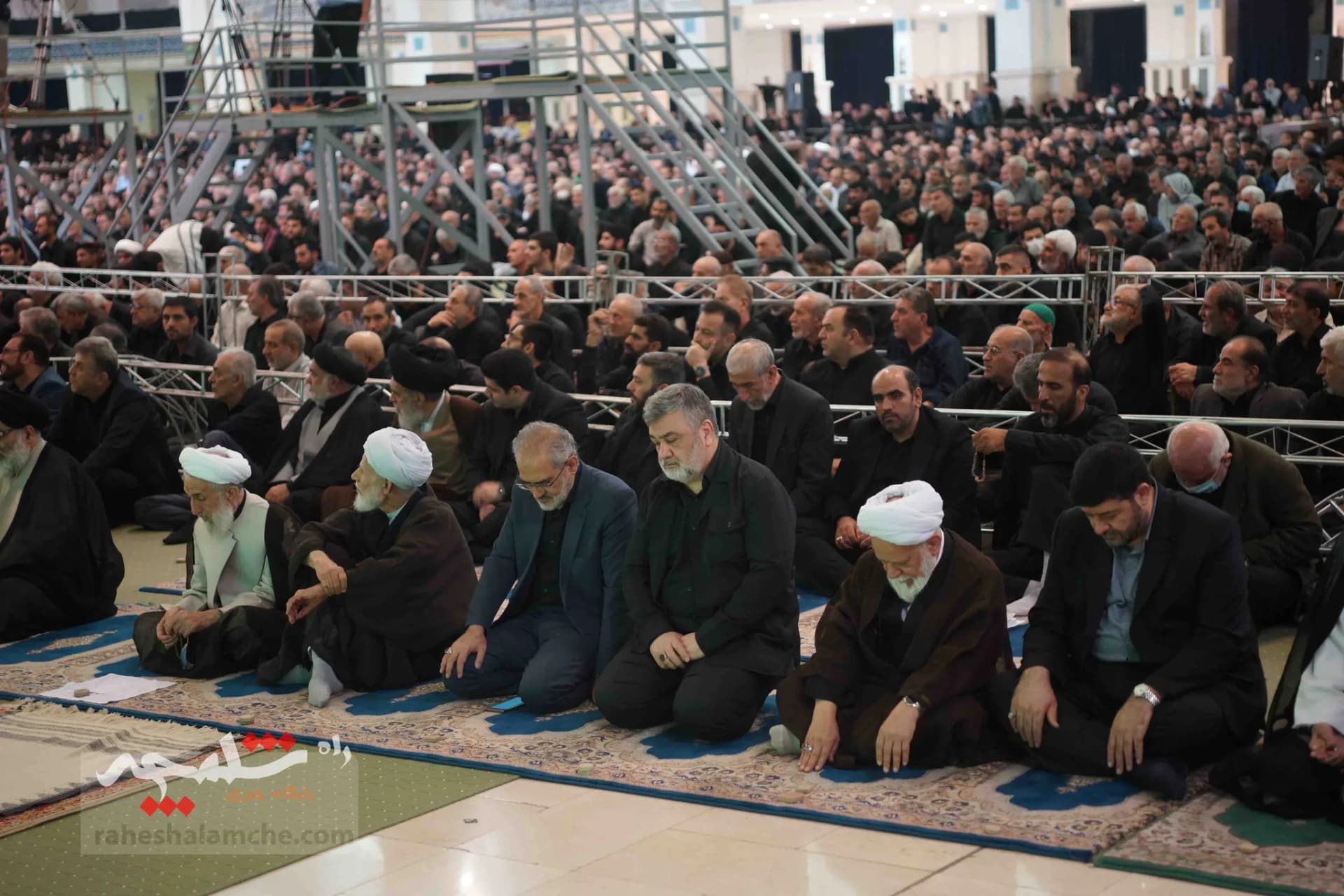 نمازجمعه این هفته تهران برگزار شد +تصاویر — تصویر 40