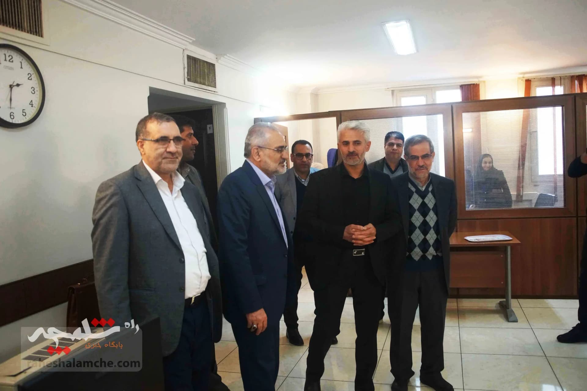 بازدید معاون پارلمانی رئیس‌جمهور از روزنامه شهروند +تصاویر — تصویر 21