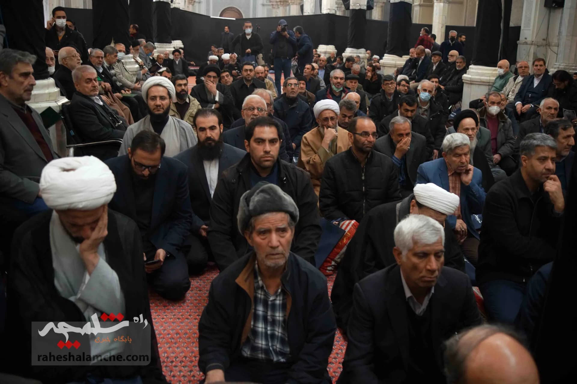 تشییع پیکر آیتالله امامی کاشانی +تصاویر — تصویر 8