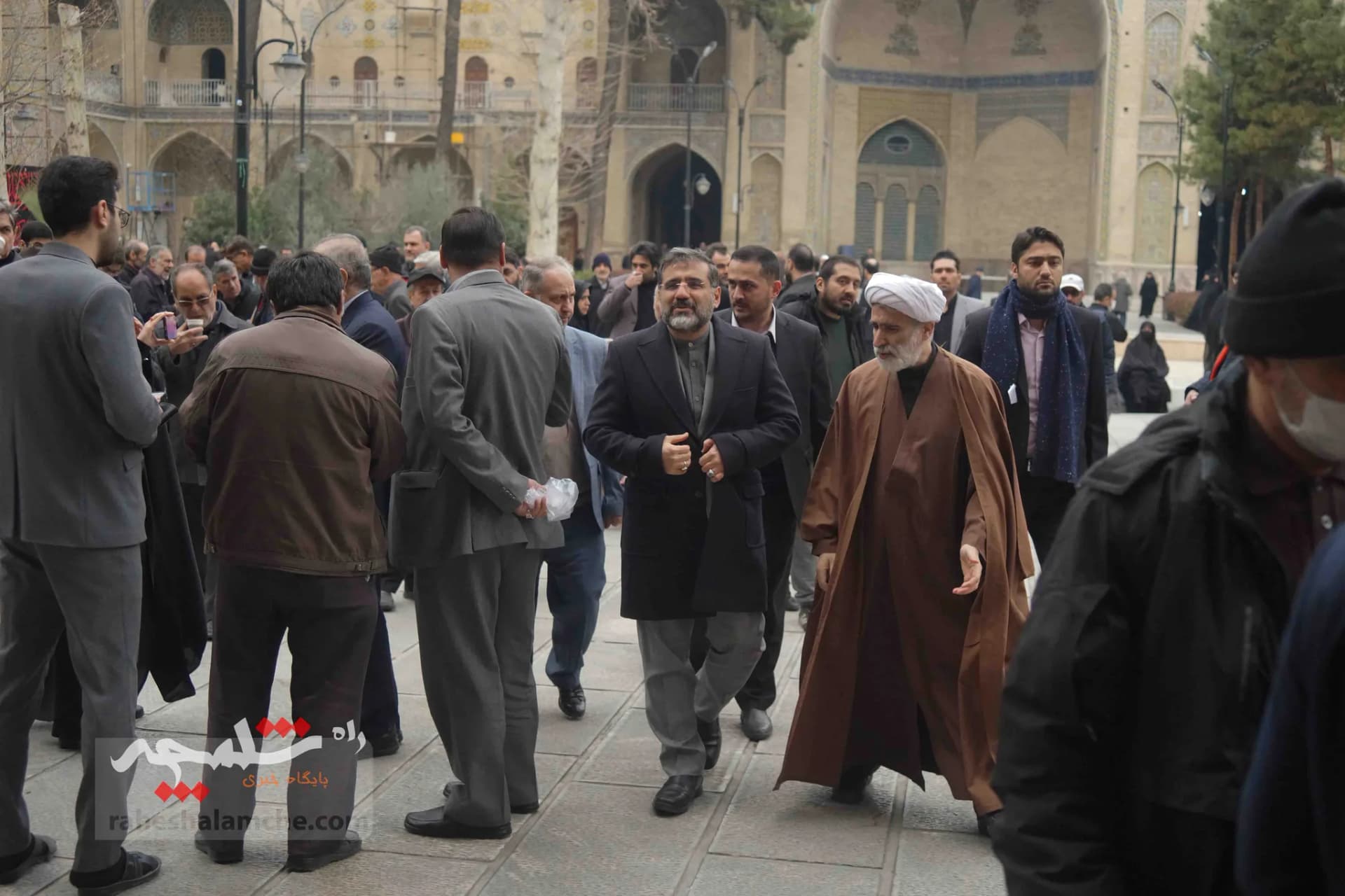 تشییع پیکر آیتالله امامی کاشانی +تصاویر — تصویر 17