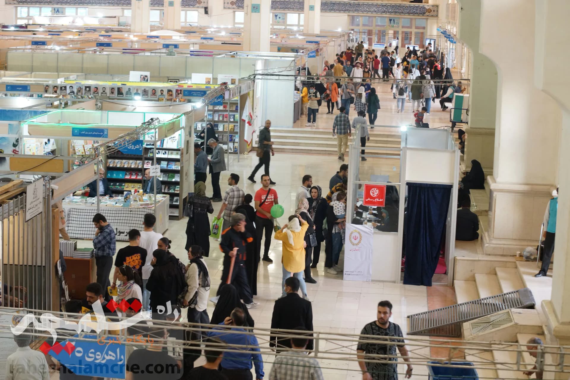 دومین روز نمایشگاه بین‌المللی کتاب برگزار شد +تصاویر — تصویر 8