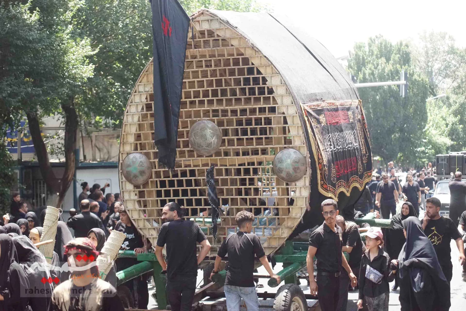 عزاداری خاص در تهران +تصاویر — تصویر 44