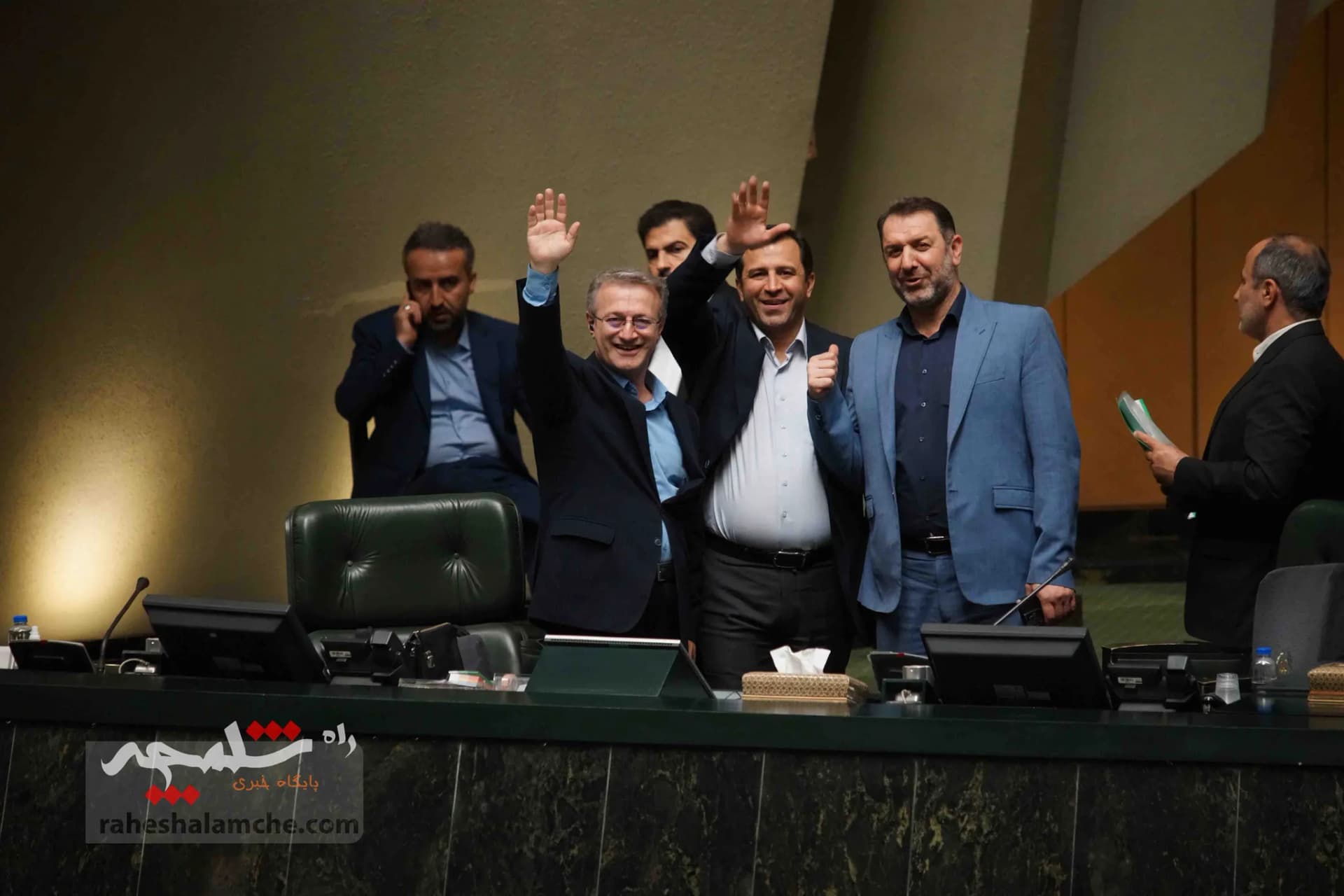 صحن علنی امروز مجلس پس از پاسخ موشکی ایران به اسرائیل +تصاویر — تصویر 34