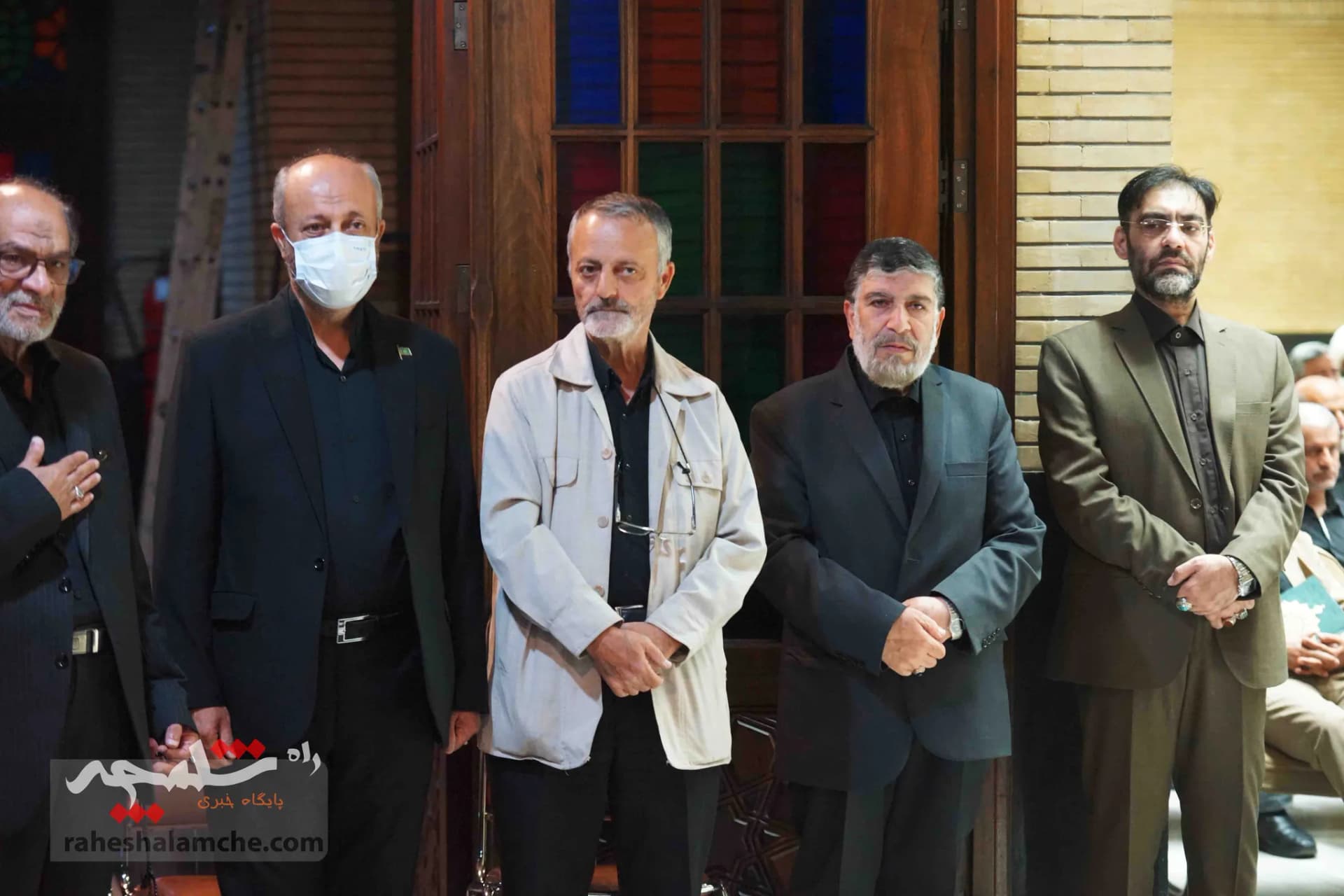 همه شخصیتهایی که در مراسم ختم مادر زریبافان شرکت کرده بودند +تصاویر — تصویر 5