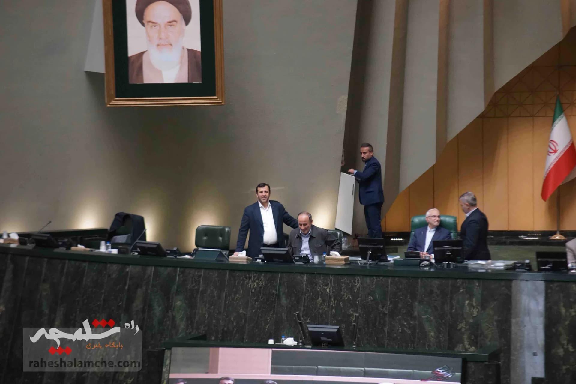 گزارش تصویری صحن علنی در روزهای پایانی مجلس یازدهم — تصویر 32