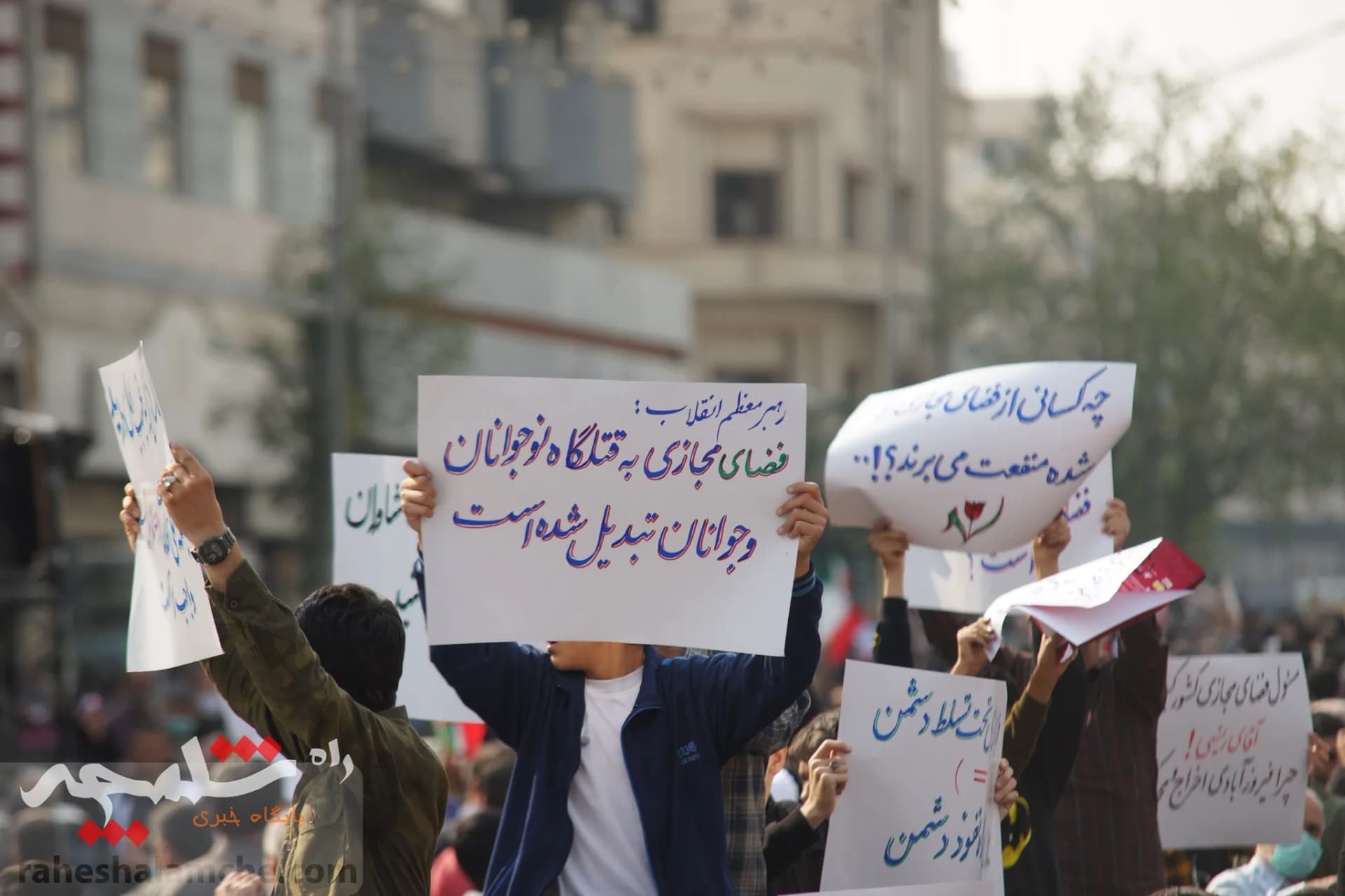 راهپیمایی عظیم تهرانیها با شعار؛ «سپاه انقلابی، انتقام انتقام» +تصاویر — تصویر 29