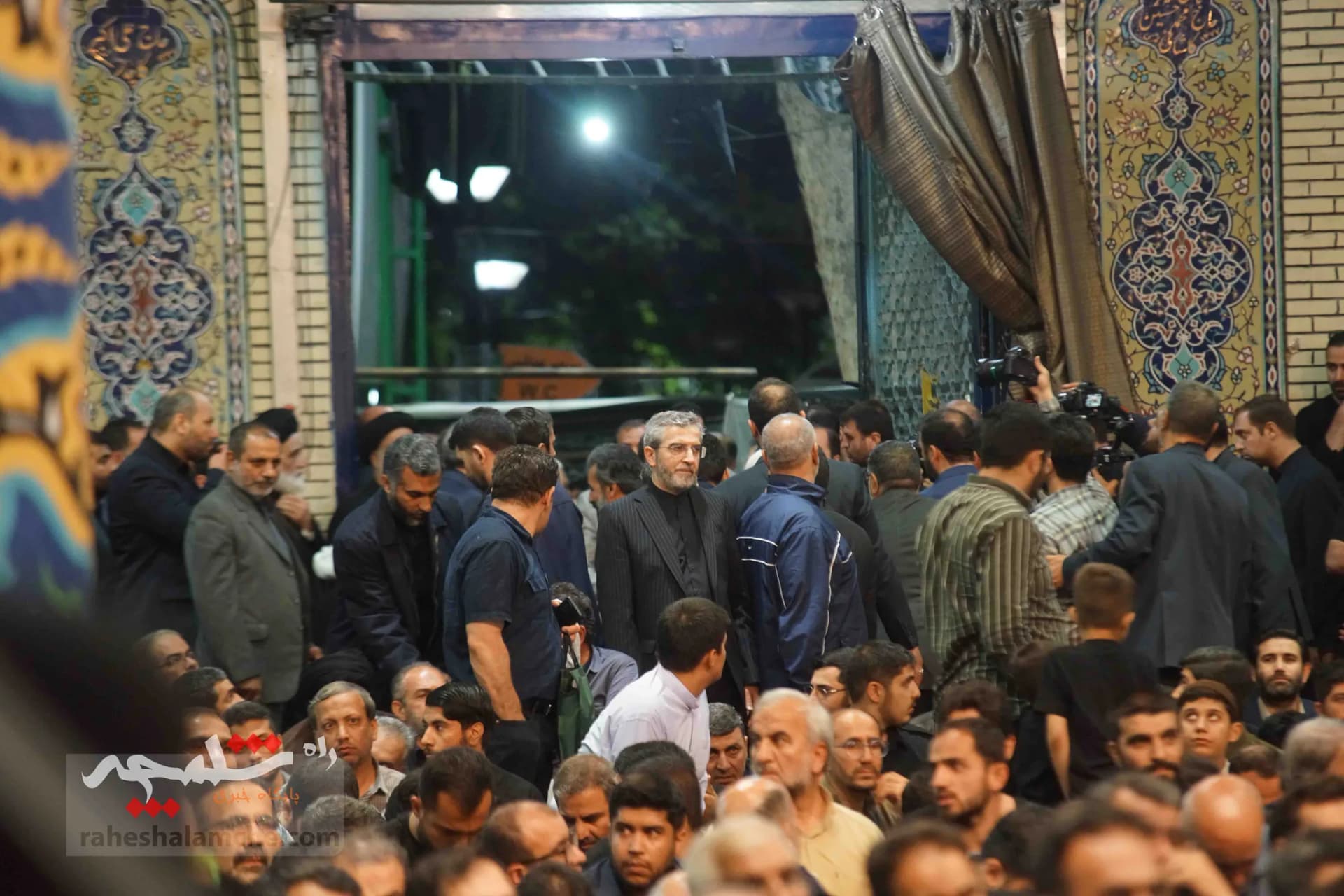 چه کسانی در مراسم گرامی‌داشت شهدای خدمت در مسجد ارک حضور داشتند؟ +تصاویر — تصویر 51