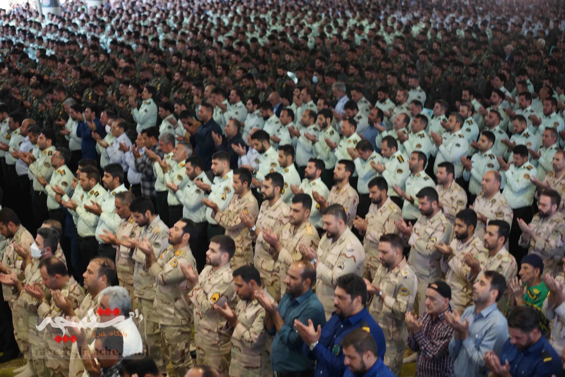 گزارش تصویری نمازجمعه تهران در هفته نیروی انتظامی — تصویر 74