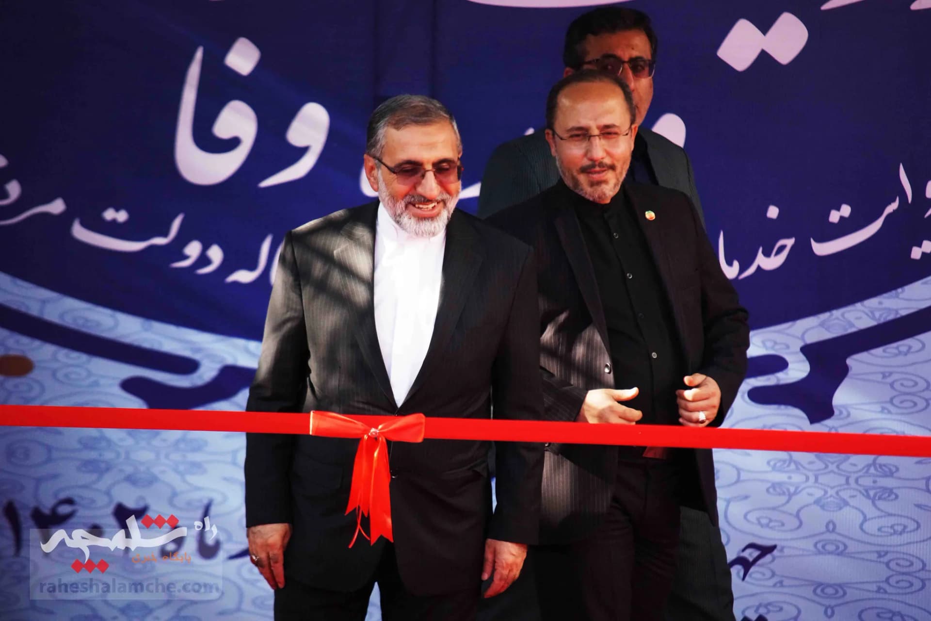 بازدید رئیس دفتر رئیس‌جمهور از غرفه معاونت ریاست جمهوری در امور مجلس +تصاویر — تصویر 36