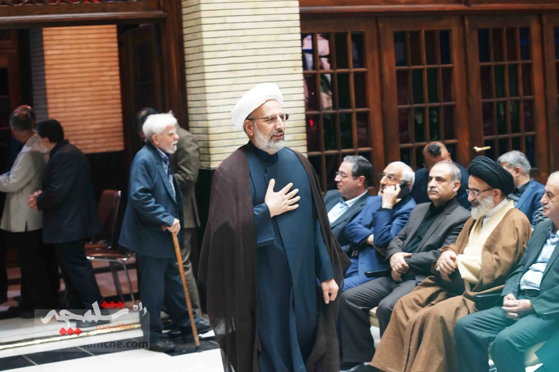 همه شخصیتهایی که در مراسم ختم مادر زریبافان شرکت کرده بودند +تصاویر — تصویر 49