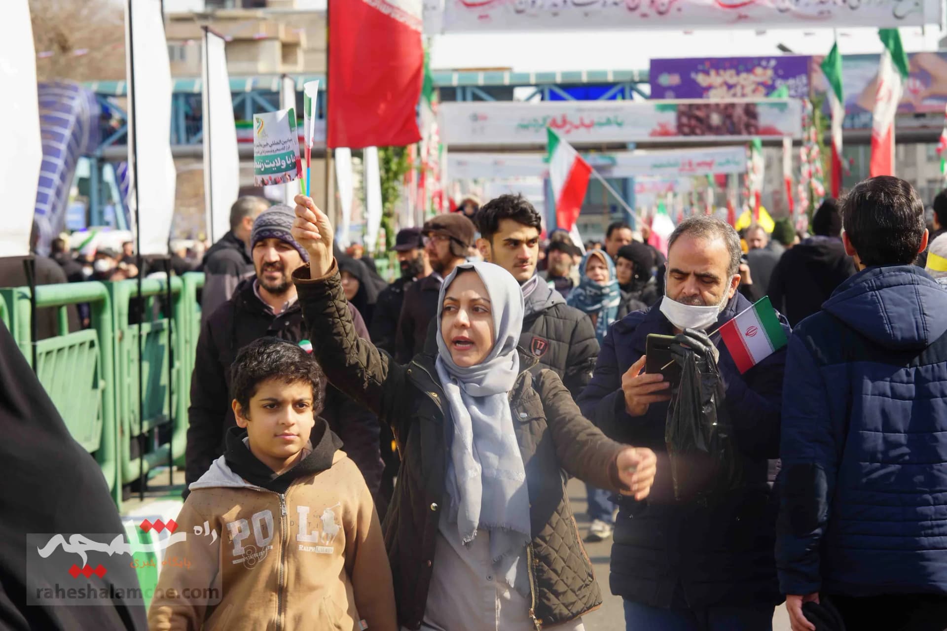 خروش ملت استوار ایران اسلامی در جشن ۴۴سالگی انقلاب اسلامی +تصاویر — تصویر 47