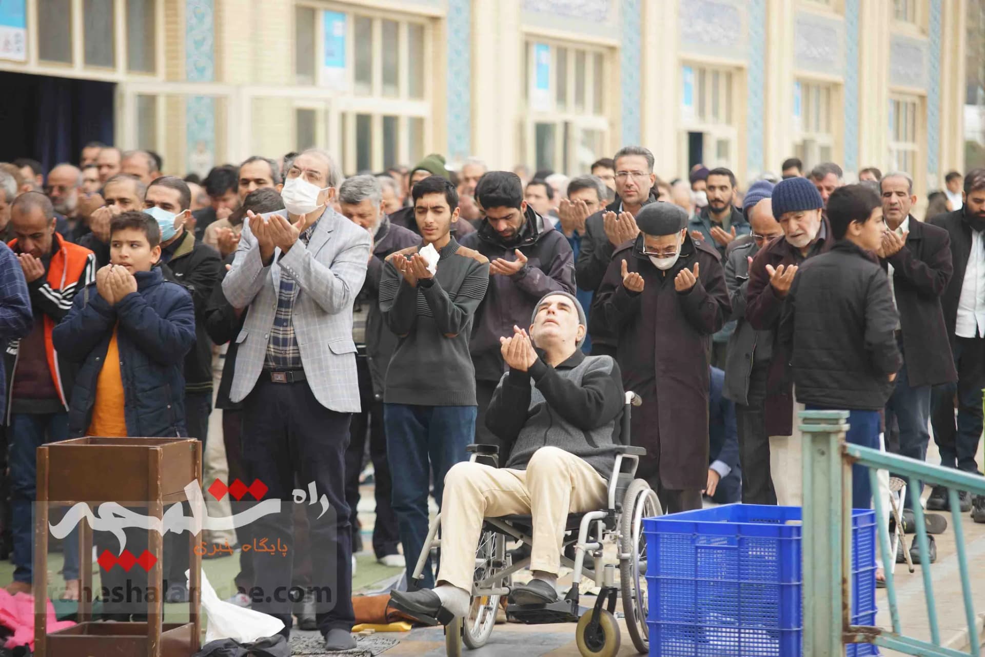 تصاویر نماز جمعه تهران در اولین روز زمستان 1402 — تصویر 53