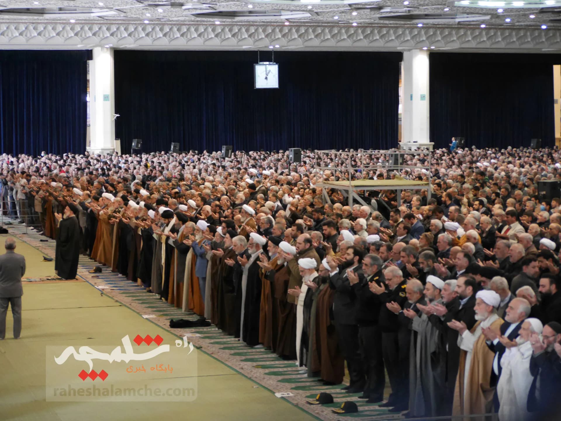 اولین نماز جمعه تهران در ماه مبارک رمضان برگزار شد +تصاویر — تصویر 71