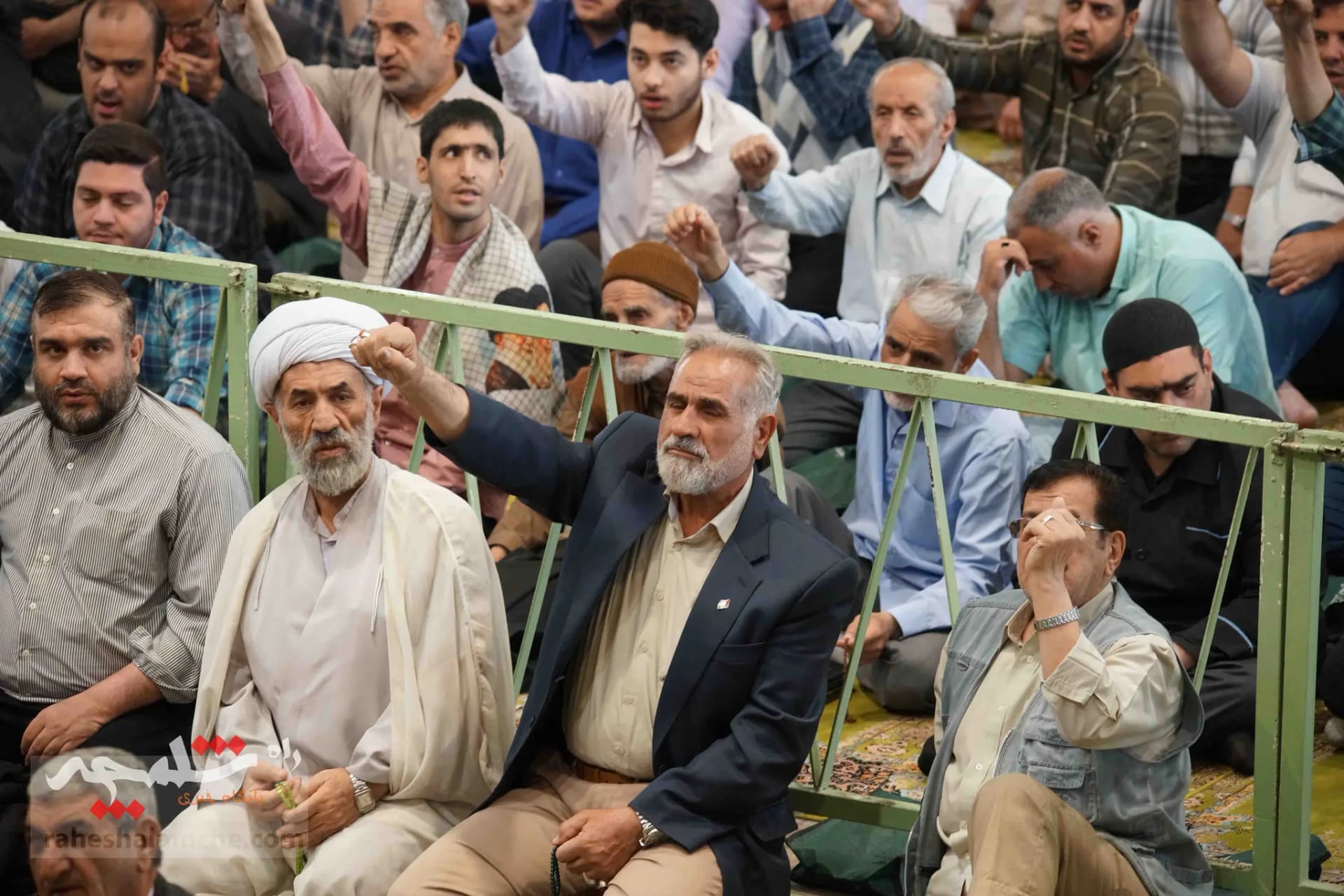 نماز جمعه امروز تهران با حال و هوای روز ارتش +تصاویر — تصویر 7
