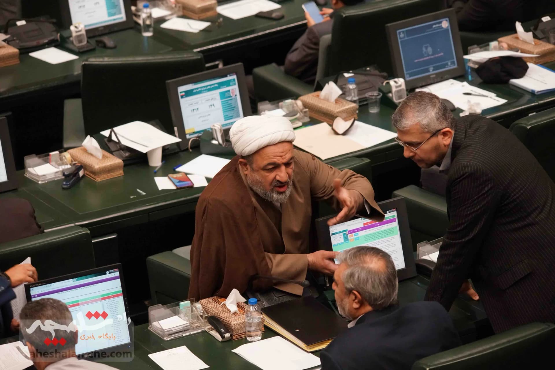 پزشکیان با حضور در خانه ملت، لایحه بودجه 1404 را تقدیم مجلس کرد +تصاویر — تصویر 51