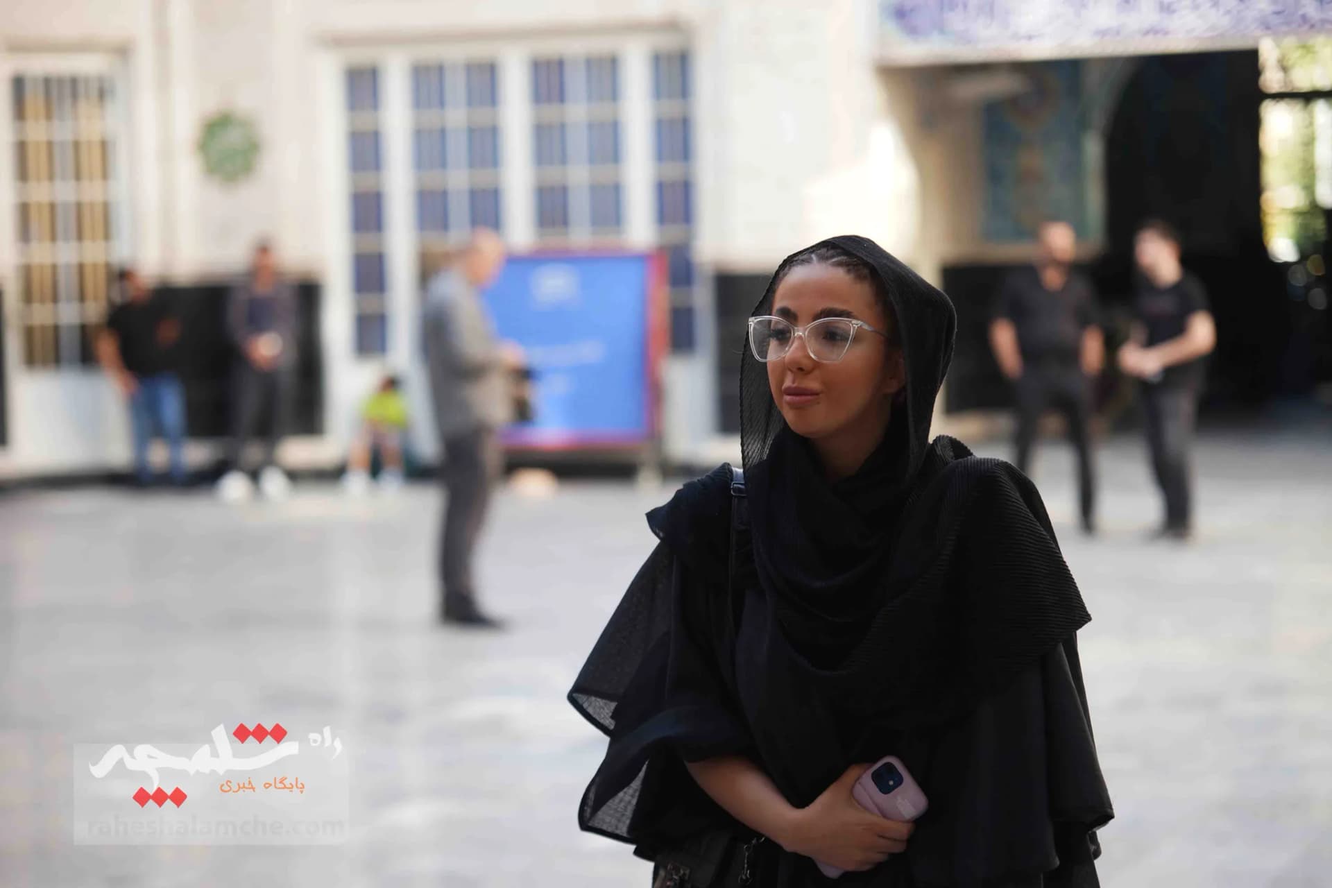 چه کسانی در مراسم ختم «سارا طاووسی» حضور داشتند؟ +تصاویر — تصویر 97