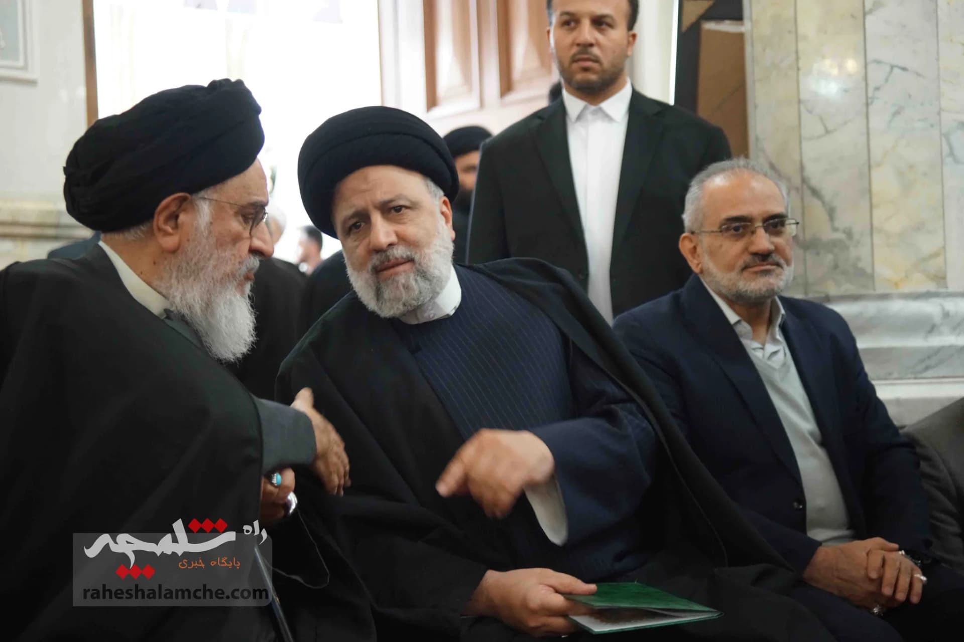 همه شخصیتهایی که در مراسم ترحیم آیتالله امام کاشانی حضور داشتند +تصاویر — تصویر 42