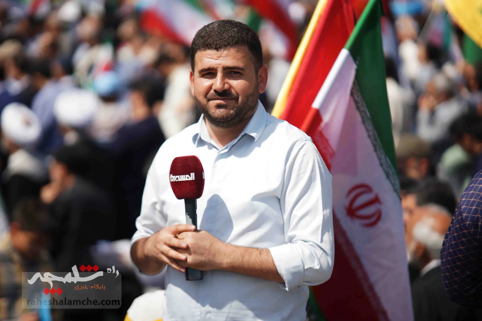 تقدیر نمازگزاران تهرانی از اجرای عملیات «وعده صادق» +تصاویر — تصویر 26