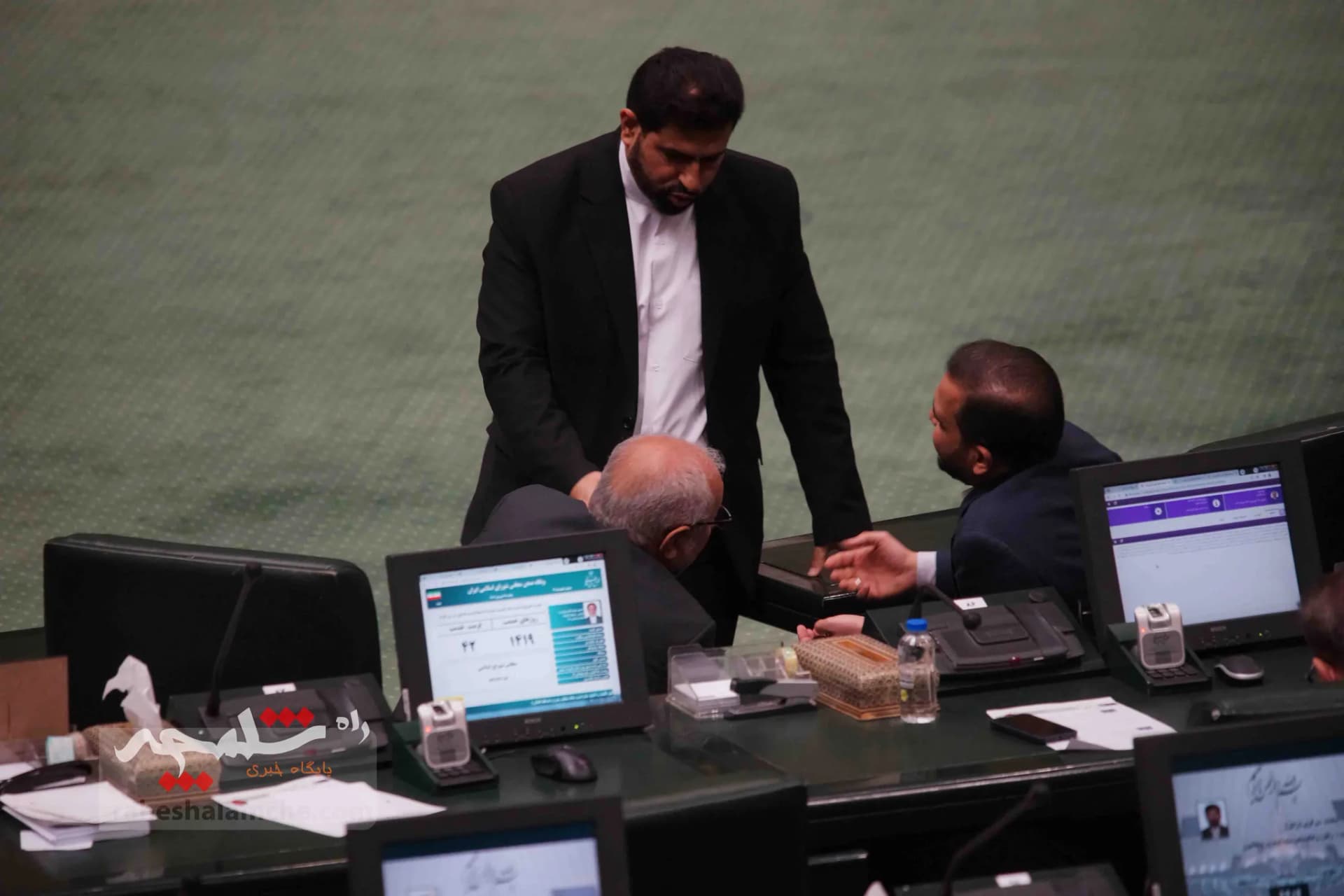 صحن علنی امروز مجلس پس از پاسخ موشکی ایران به اسرائیل +تصاویر — تصویر 28