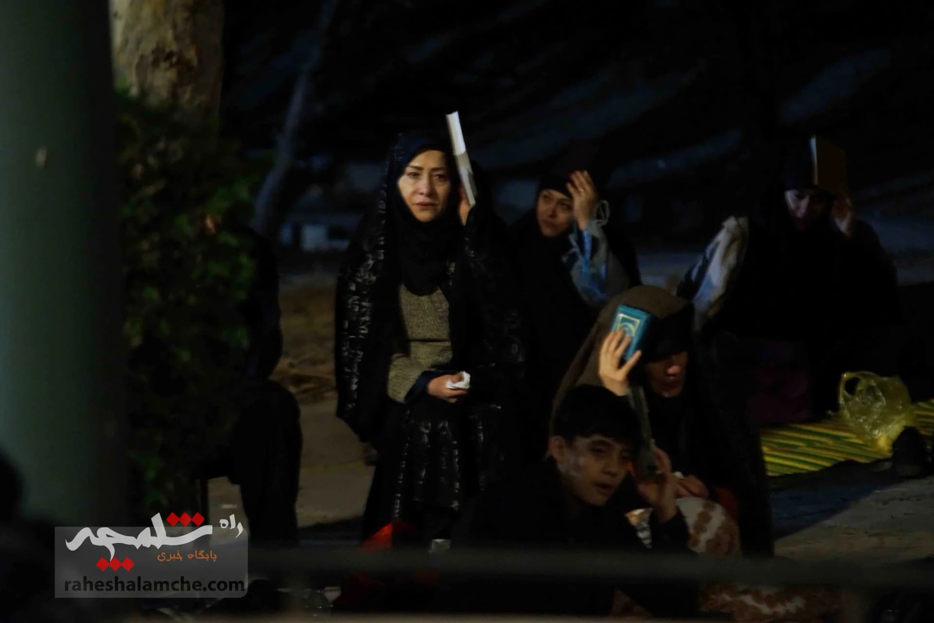 احیای شب بیست و سوم ماه رمضان در دانشگاه تهران +تصاویر — تصویر 28