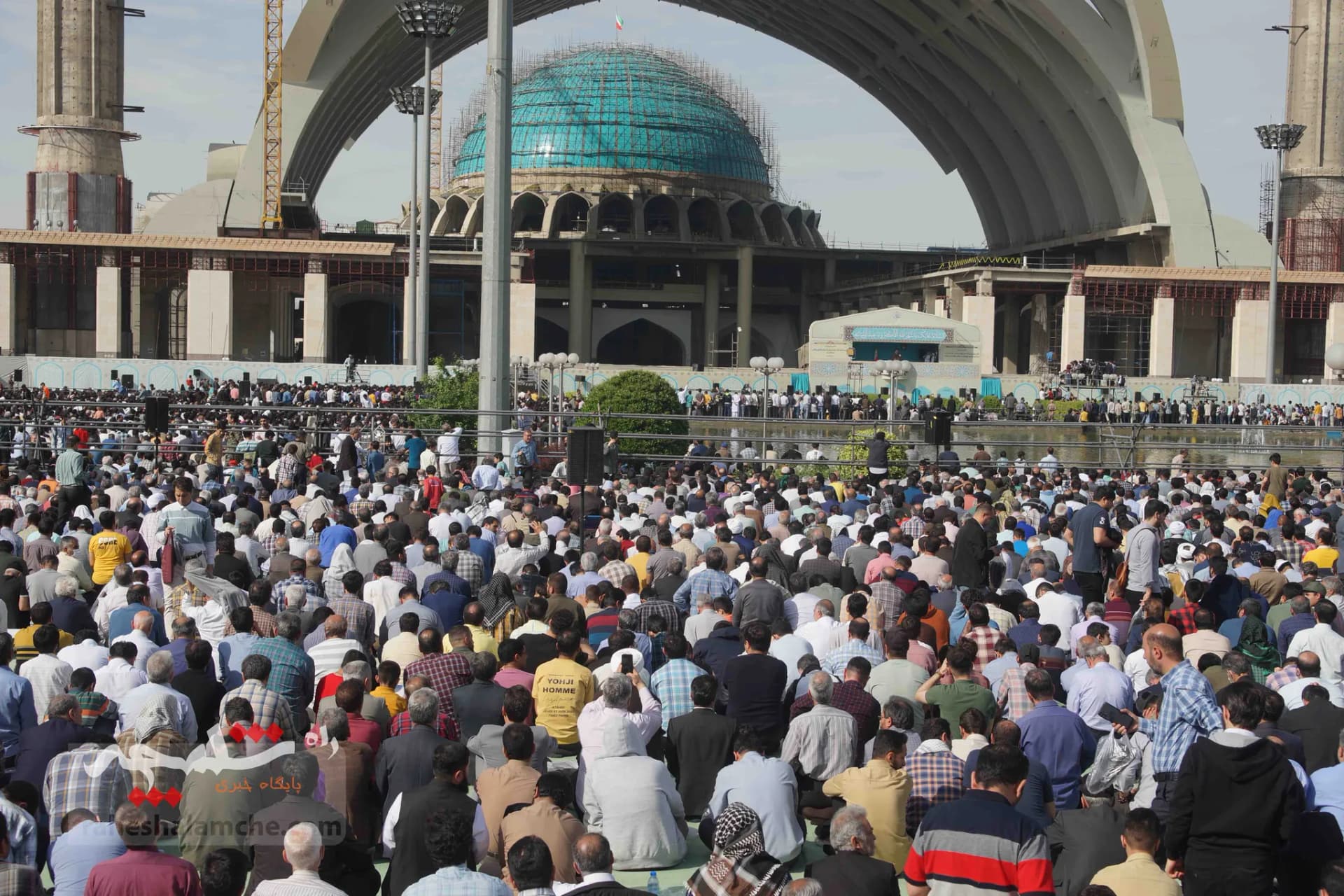تصاویر اختصاصی راه شلمچه از بزرگترین نماز عید فطر در مصلی تهران — تصویر 40