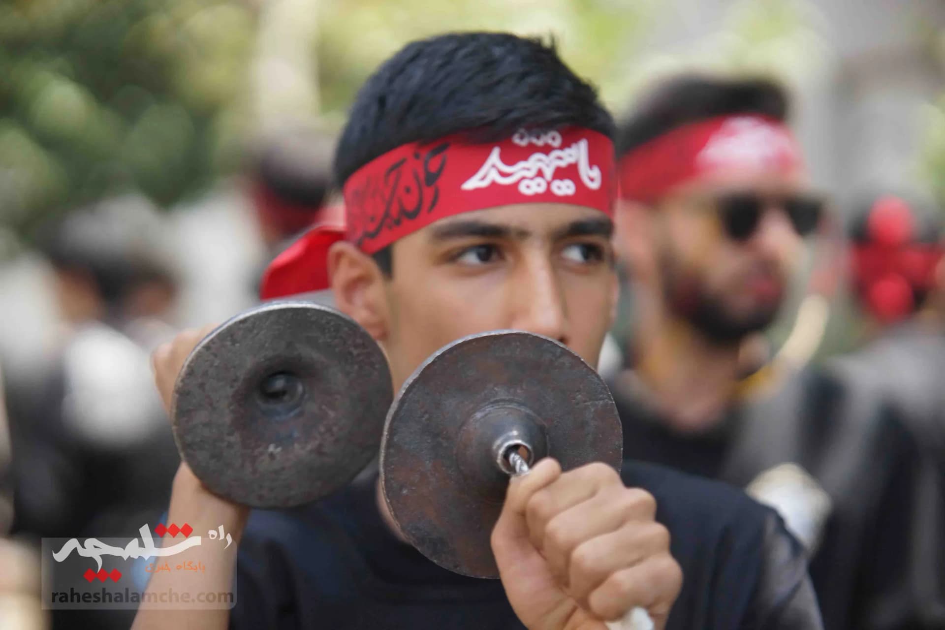 عزاداری هیئت دانشجویی انصار القائم (عج) در ظهر عاشورای حسینی(ع) +تصاویر — تصویر 36