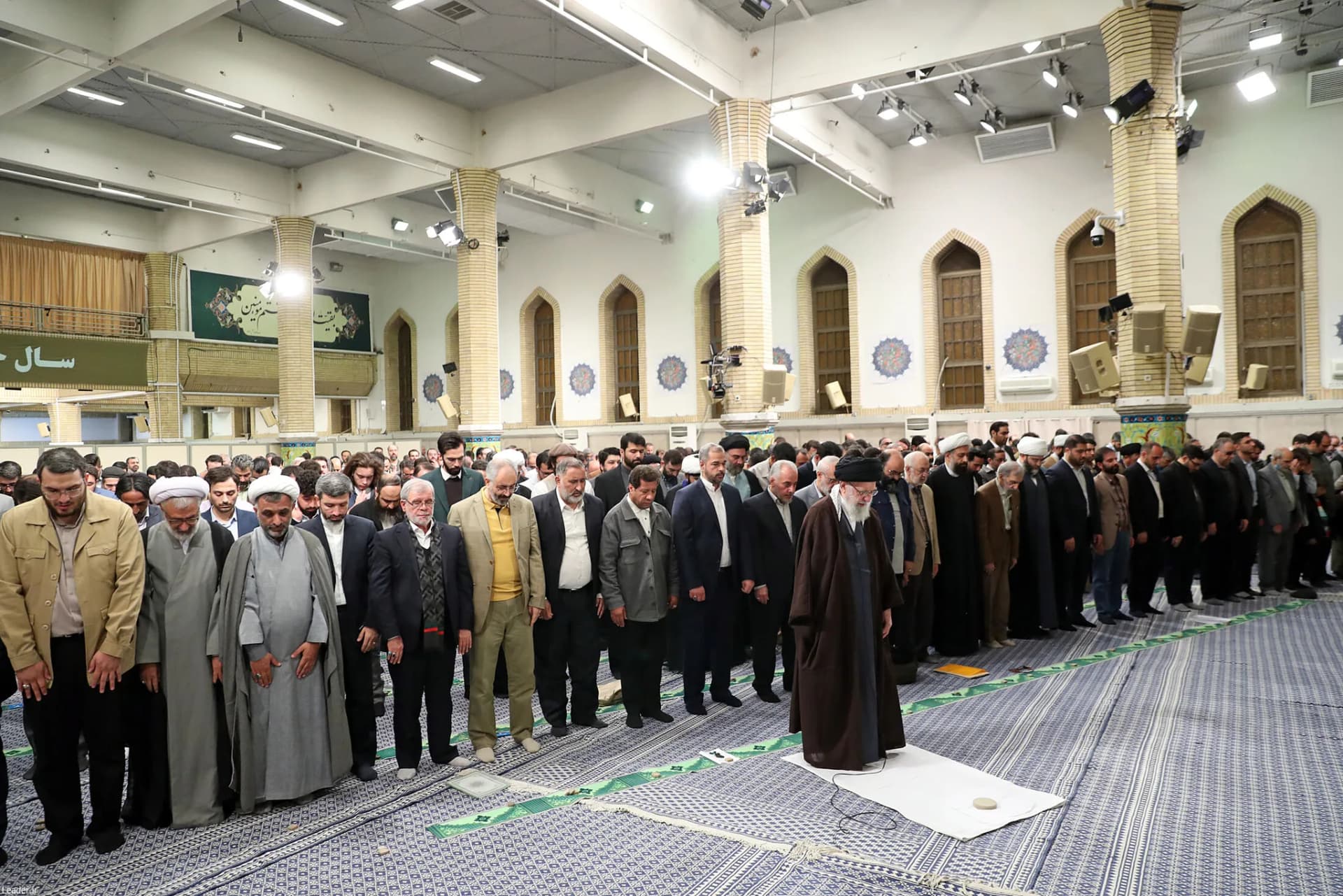 دیدار شاعران با رهبر انقلاب +تصاویر — تصویر 10