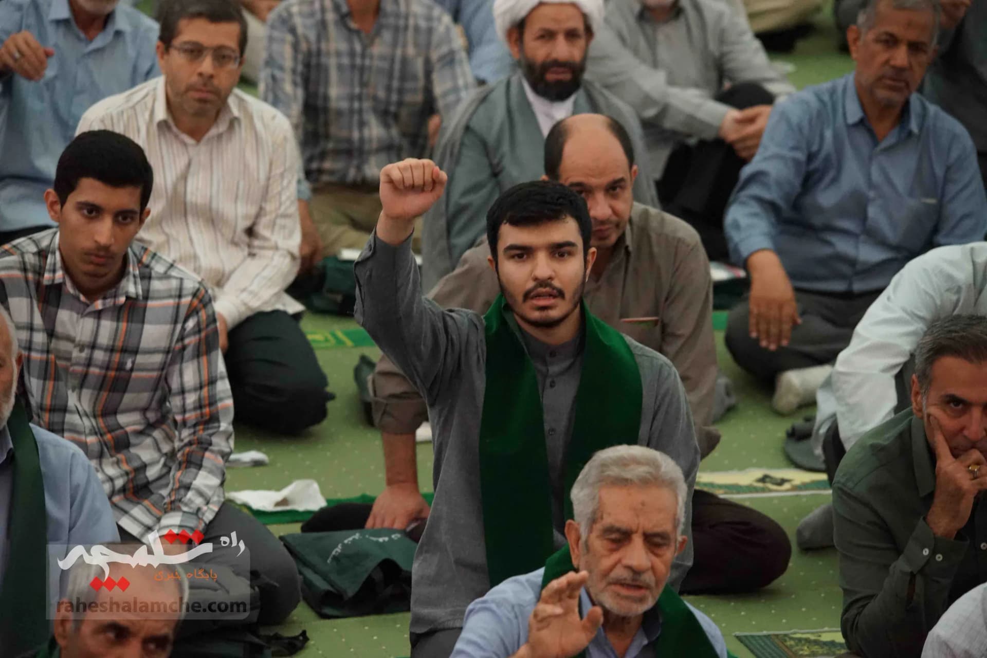 حاشیه‌های نماز جمعه امروز تهران در روز عید غدیر خم +تصاویر — تصویر 38