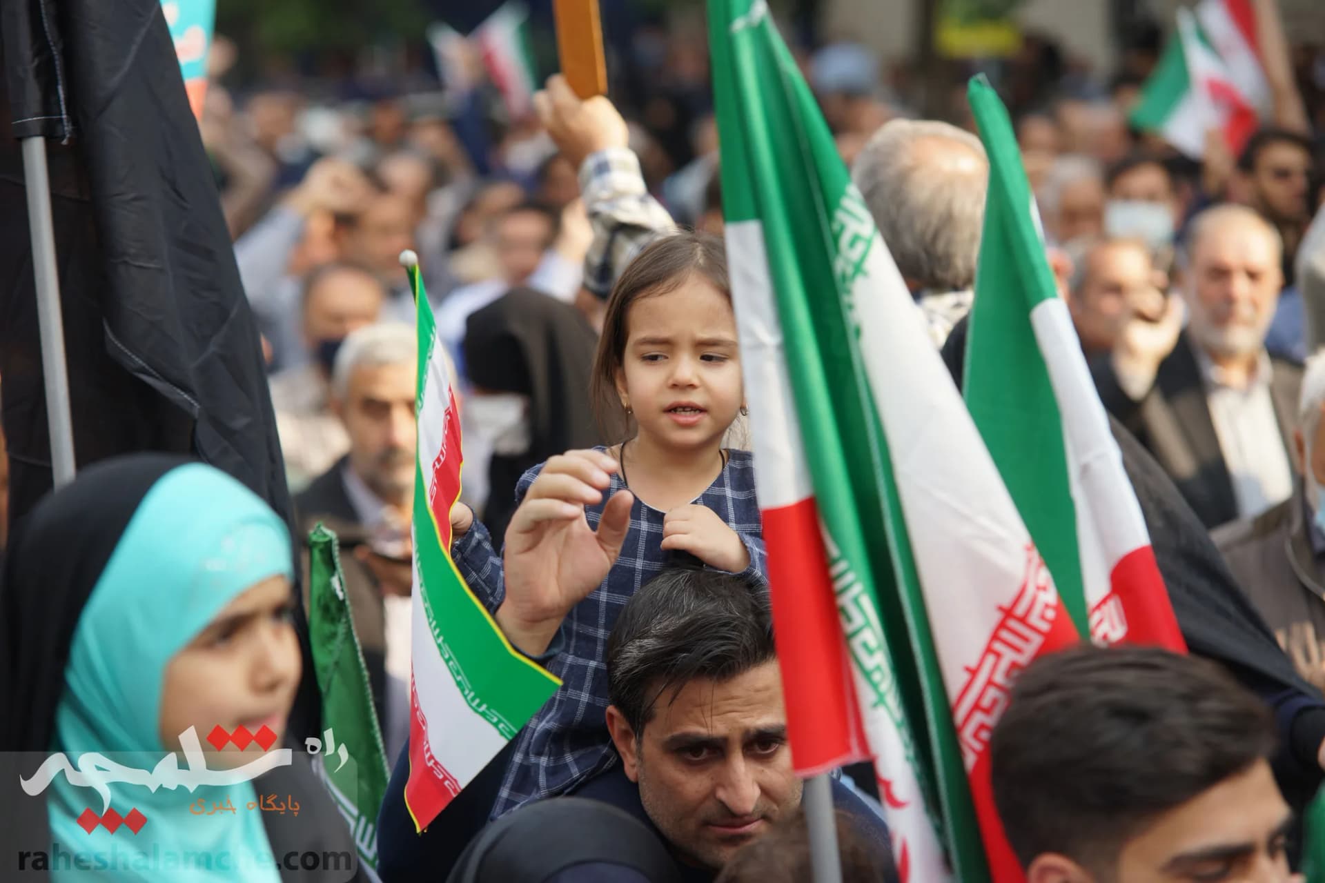 راهپیمایی عظیم تهرانیها با شعار؛ «سپاه انقلابی، انتقام انتقام» +تصاویر — تصویر 15