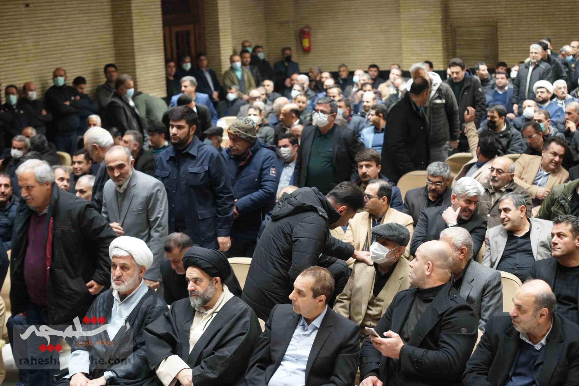 چه کسانی در مجلس ترحیم پدر مدیرعامل شرکت دخانیات کشور حضور داشتند؟ +تصاویر — تصویر 22