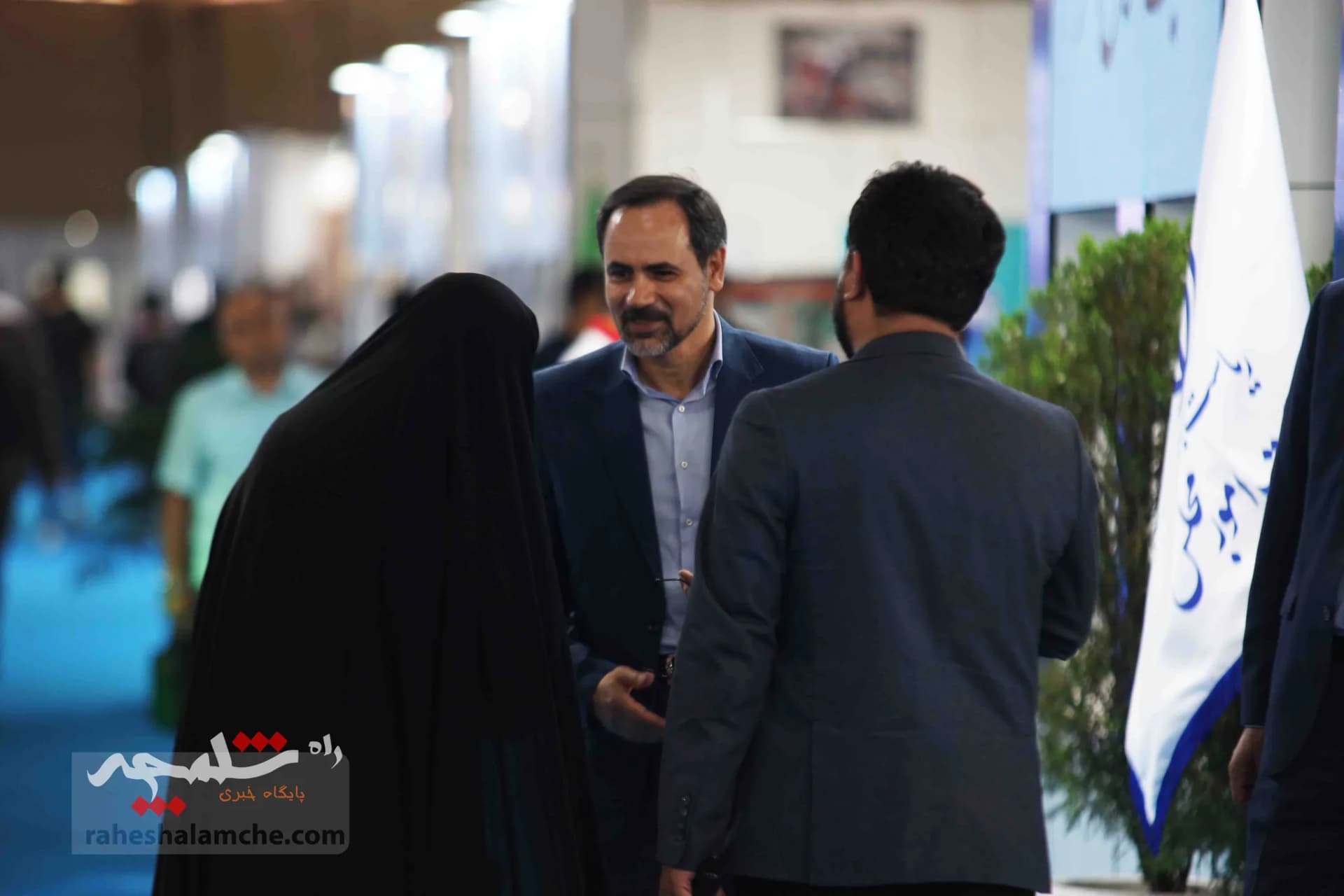 بازدید رئیس دفتر رئیس‌جمهور از غرفه معاونت ریاست جمهوری در امور مجلس +تصاویر — تصویر 13