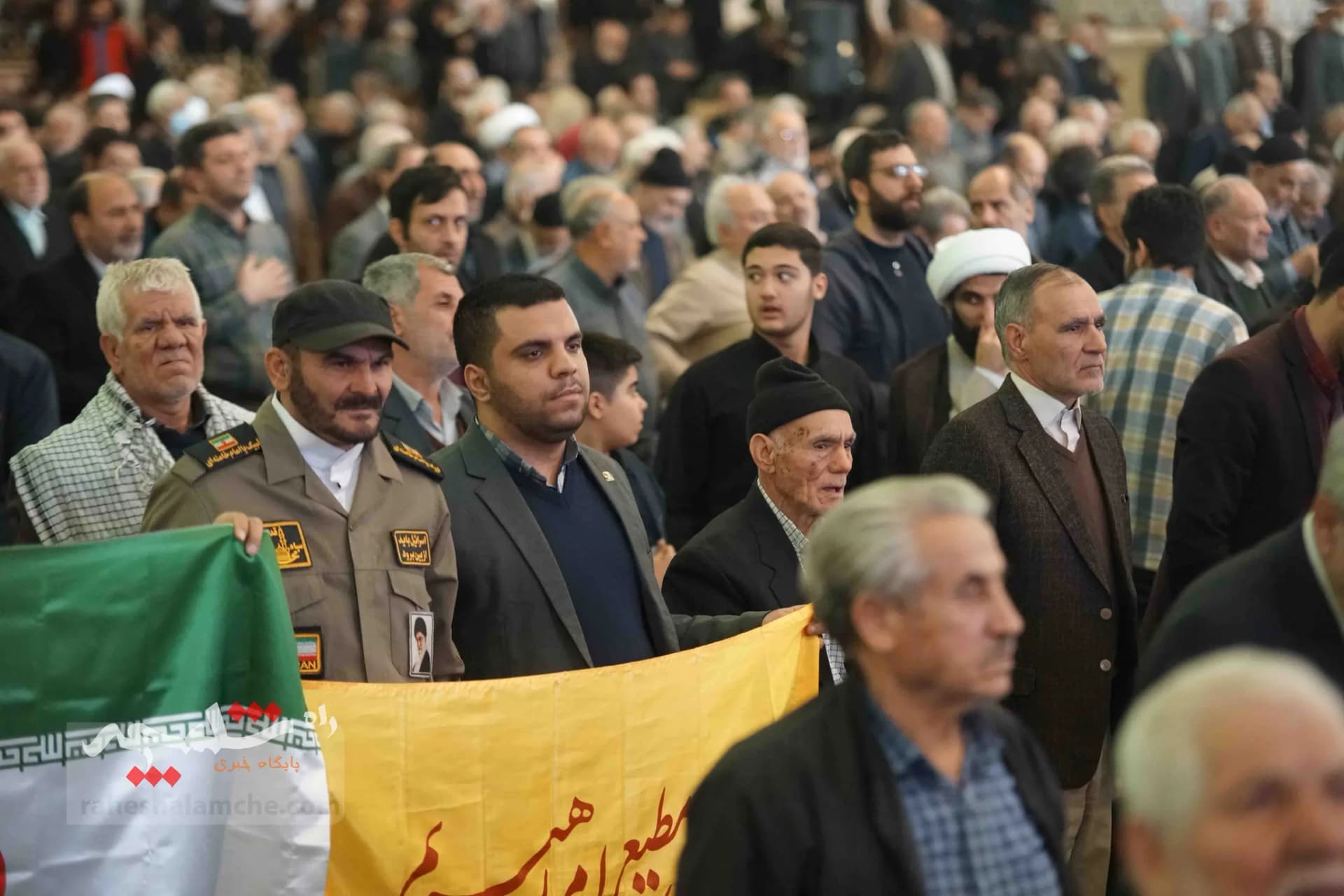 تصاویر نماز جمعه تهران در اولین روز زمستان 1402 — تصویر 20