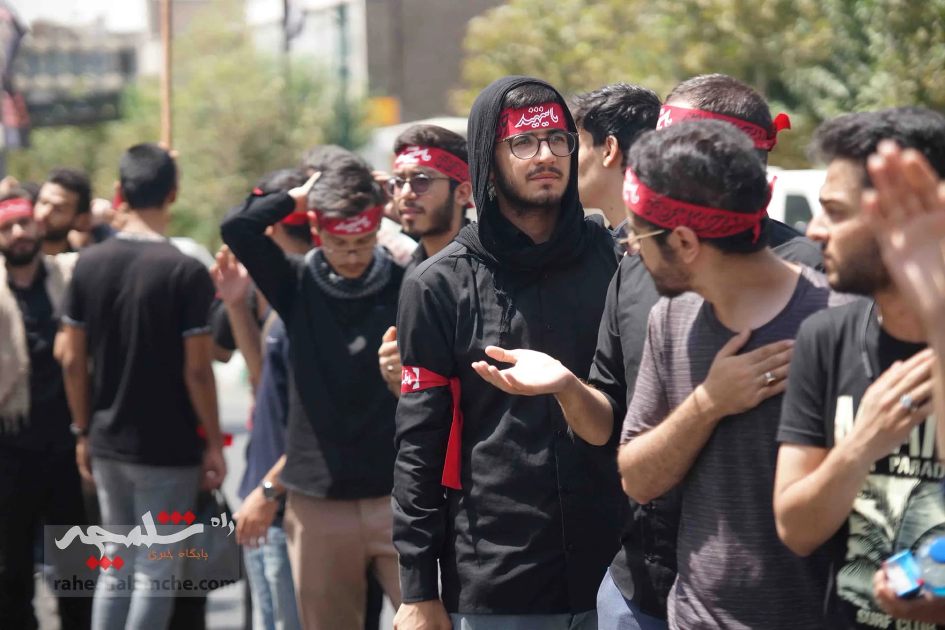 عزاداری هیئت دانشجویی انصار القائم (عج) در ظهر عاشورای حسینی(ع) +تصاویر — تصویر 17