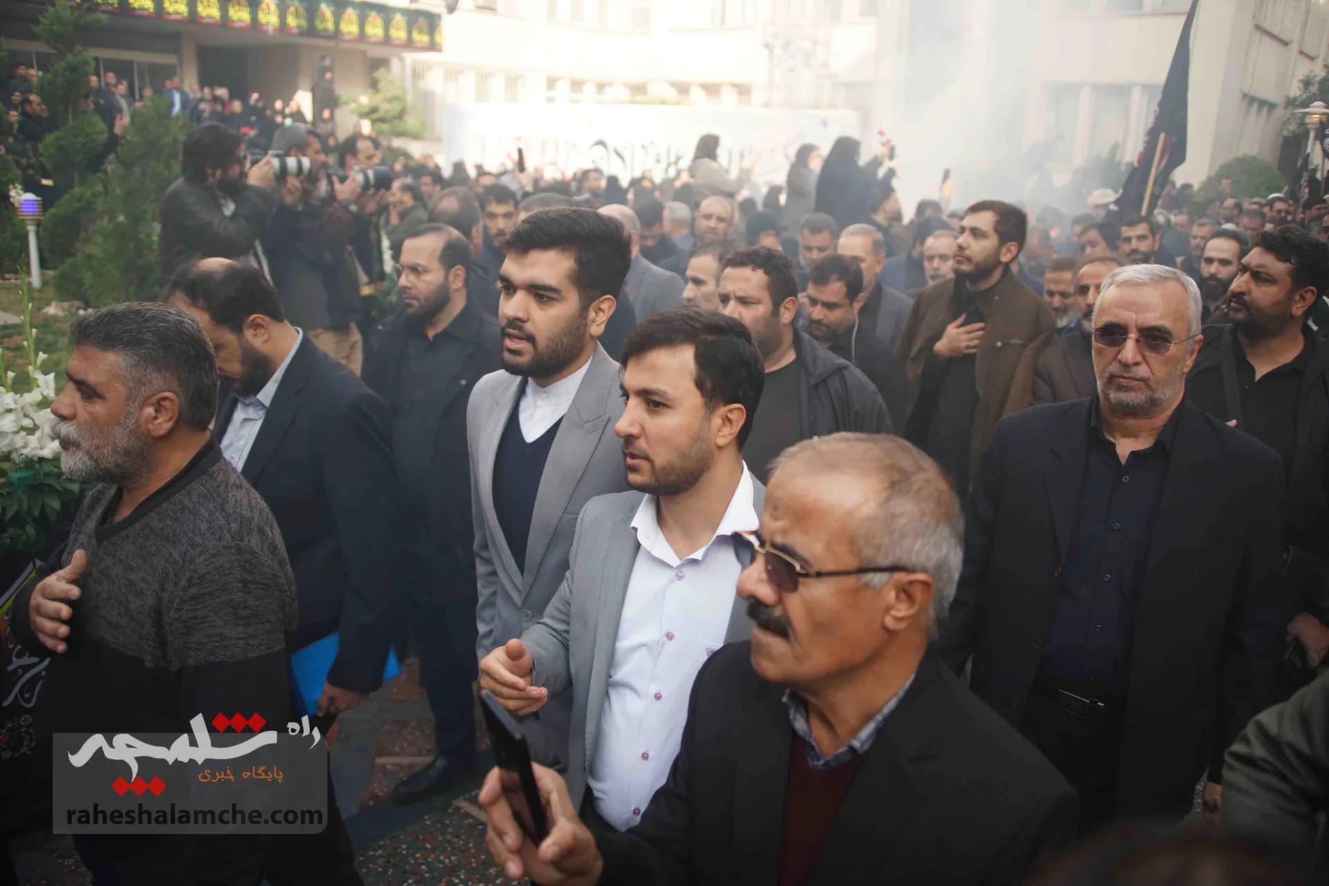 گزارش تصویری تشییع و خاکسپاری شهید گمنام در وزارت فرهنگ و ارشاد اسلامی — تصویر 23