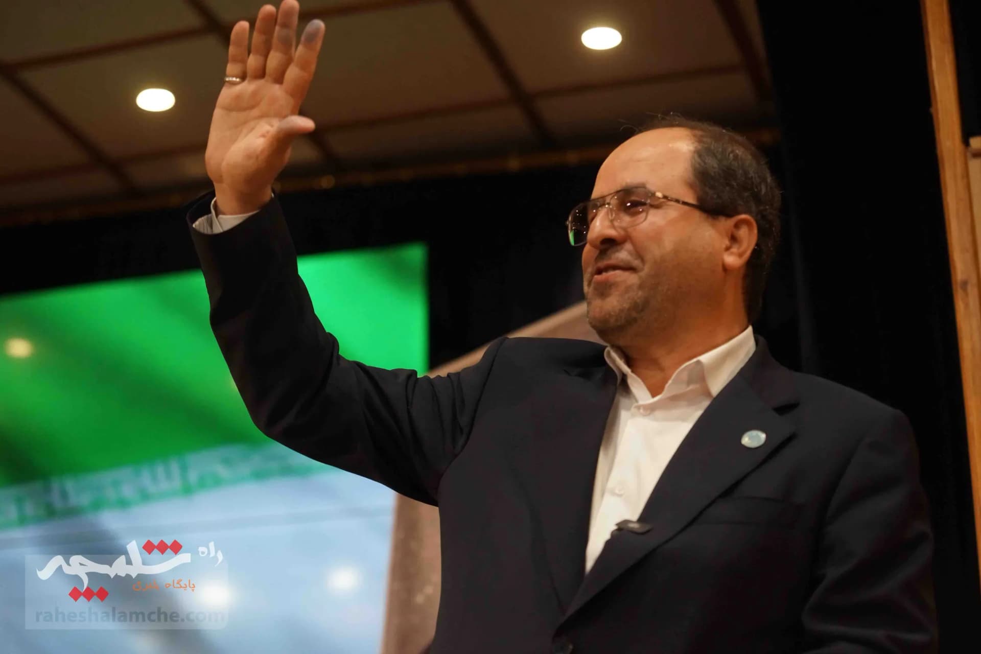 دست برتر رئیس دانشگاه تهران برای انتخابات ریاست جمهوری +تصاویر — تصویر 15