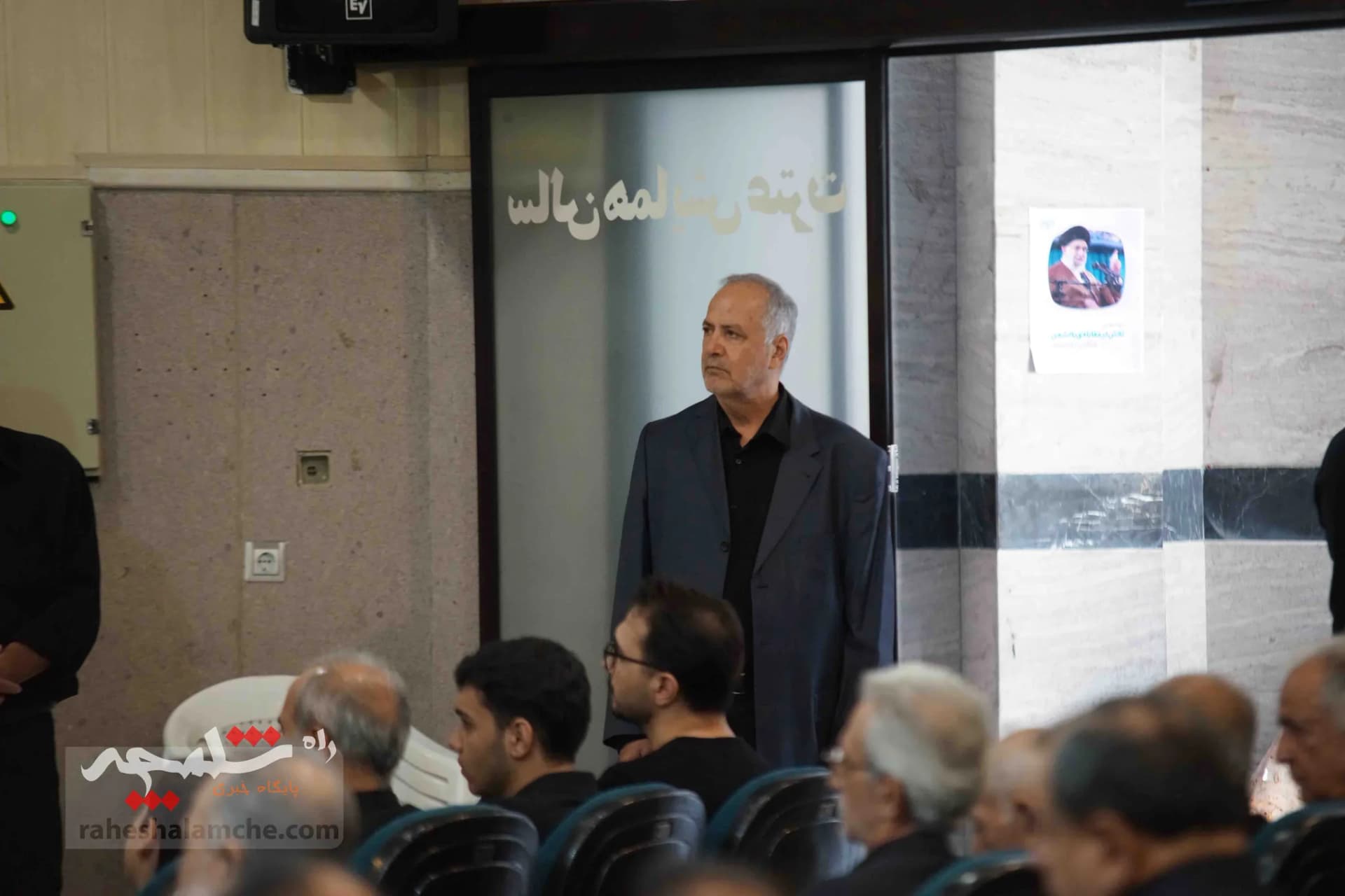 چه کسانی در مراسم ختم «سارا طاووسی» حضور داشتند؟ +تصاویر — تصویر 45
