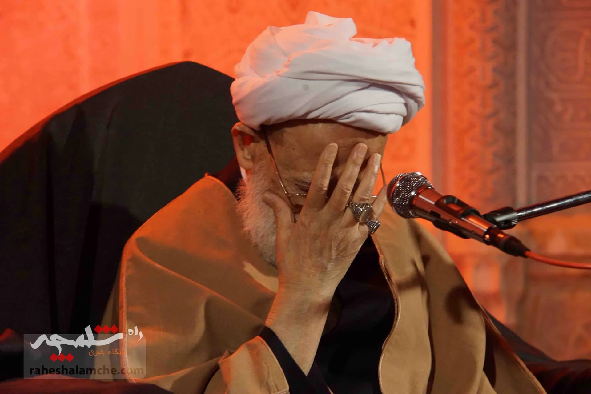 گزارش تصویری مراسم شب قدر و وداع با شهید گمنام در مدرسه عالی شهید مطهری — تصویر 51