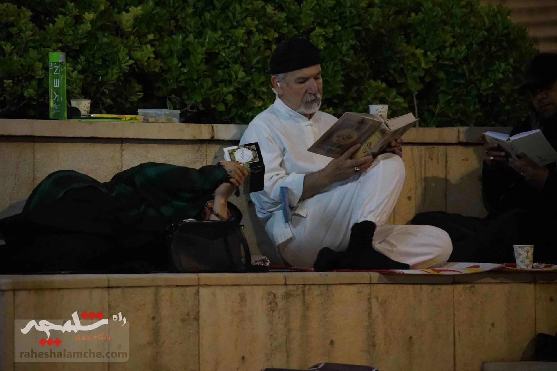 مراسم احیای شب 19 ماه مبارک رمضان در مصلای امام خمینی(ره) برگزار شد +تصاویر — تصویر 66