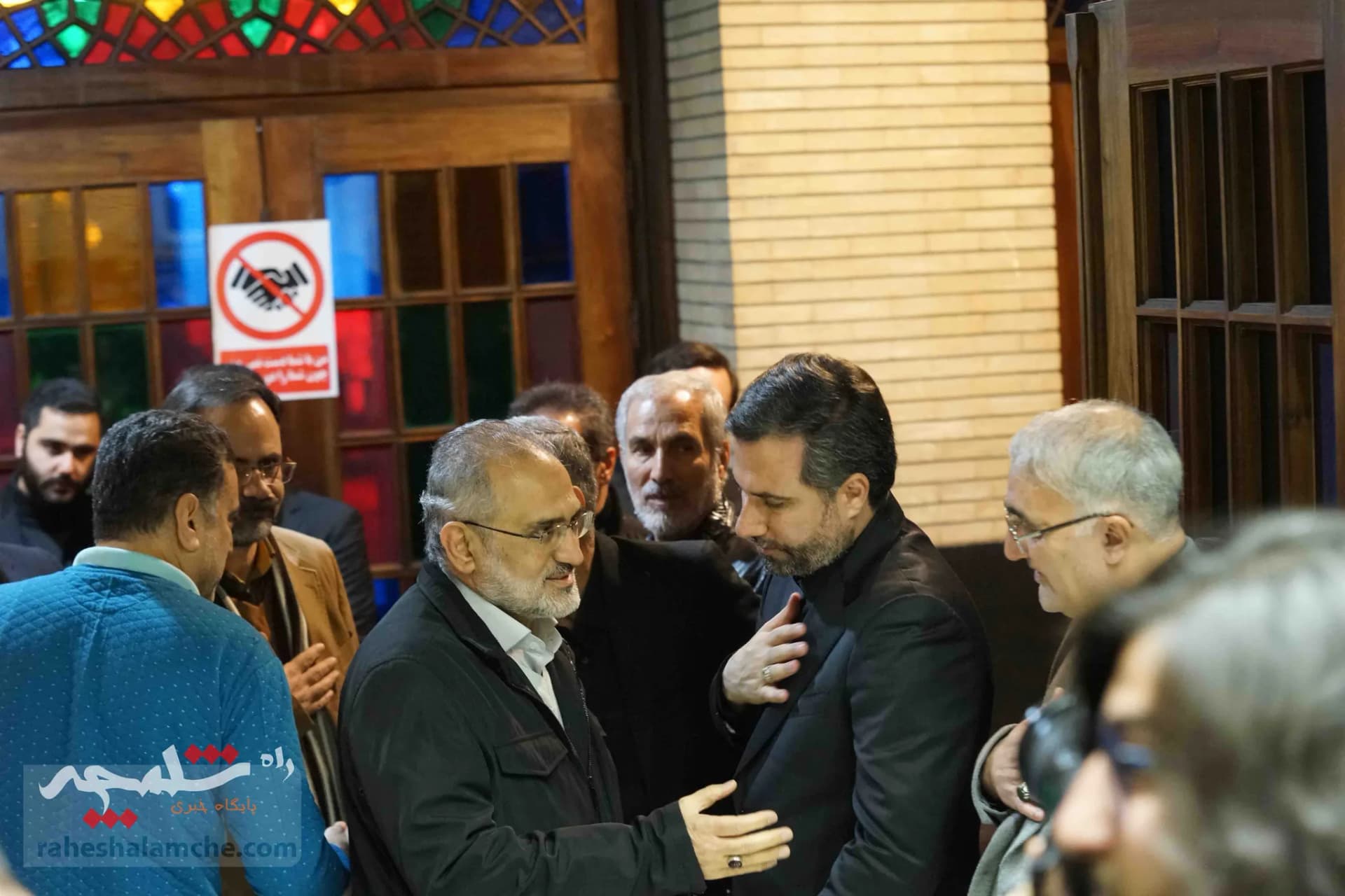 چه کسانی در مجلس ترحیم پدر مدیرعامل شرکت دخانیات کشور حضور داشتند؟ +تصاویر — تصویر 27