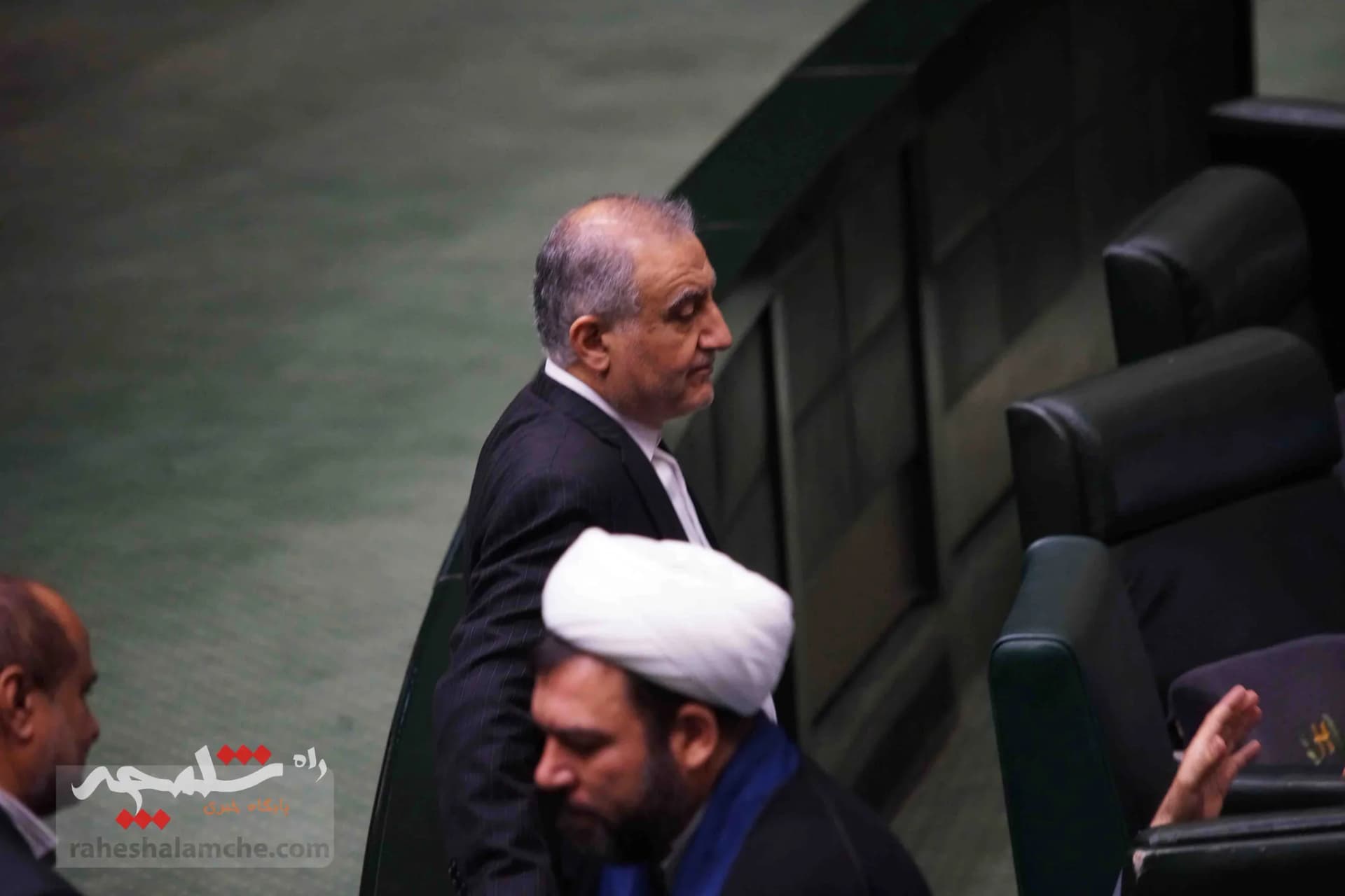 صحن علنی امروز مجلس پس از پاسخ موشکی ایران به اسرائیل +تصاویر — تصویر 43